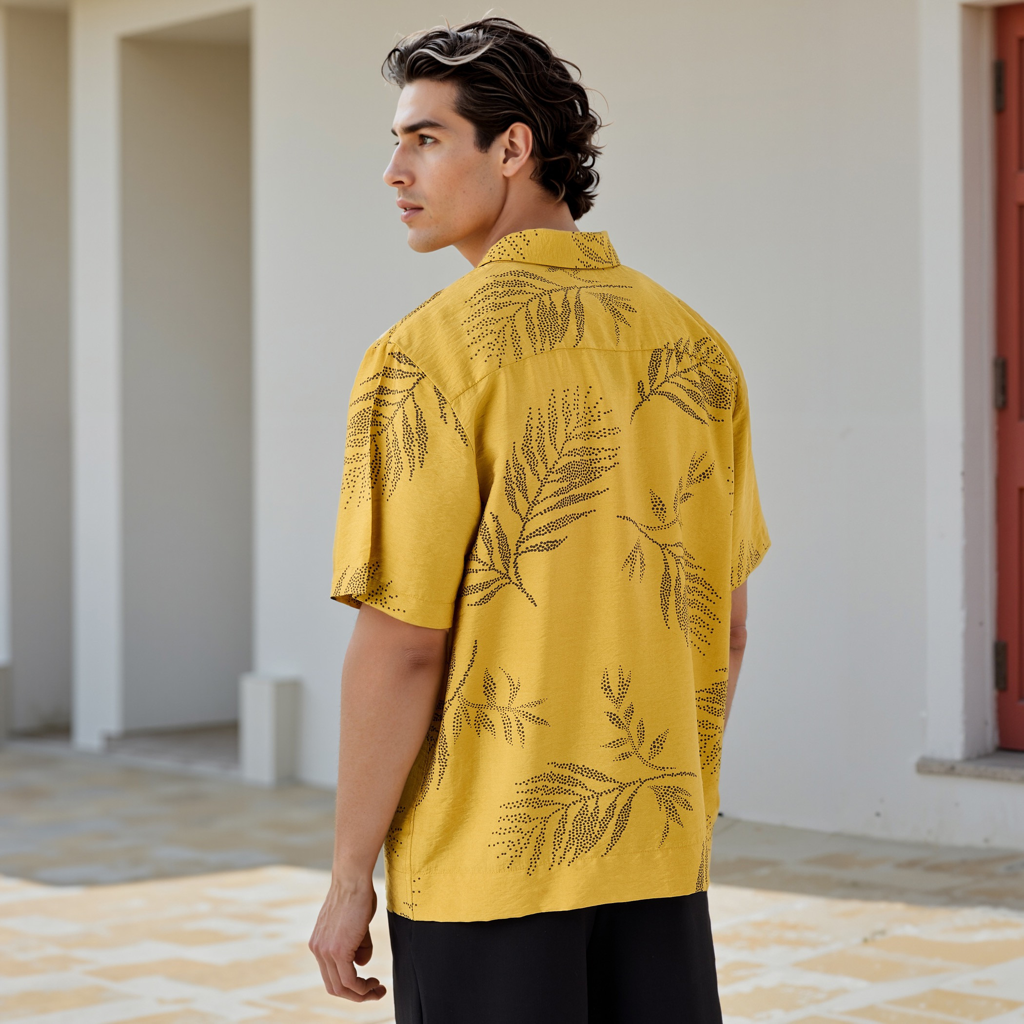 قميص بطبعات أوراق شجر من آيكونيك-men-clothing-shirts-image-3