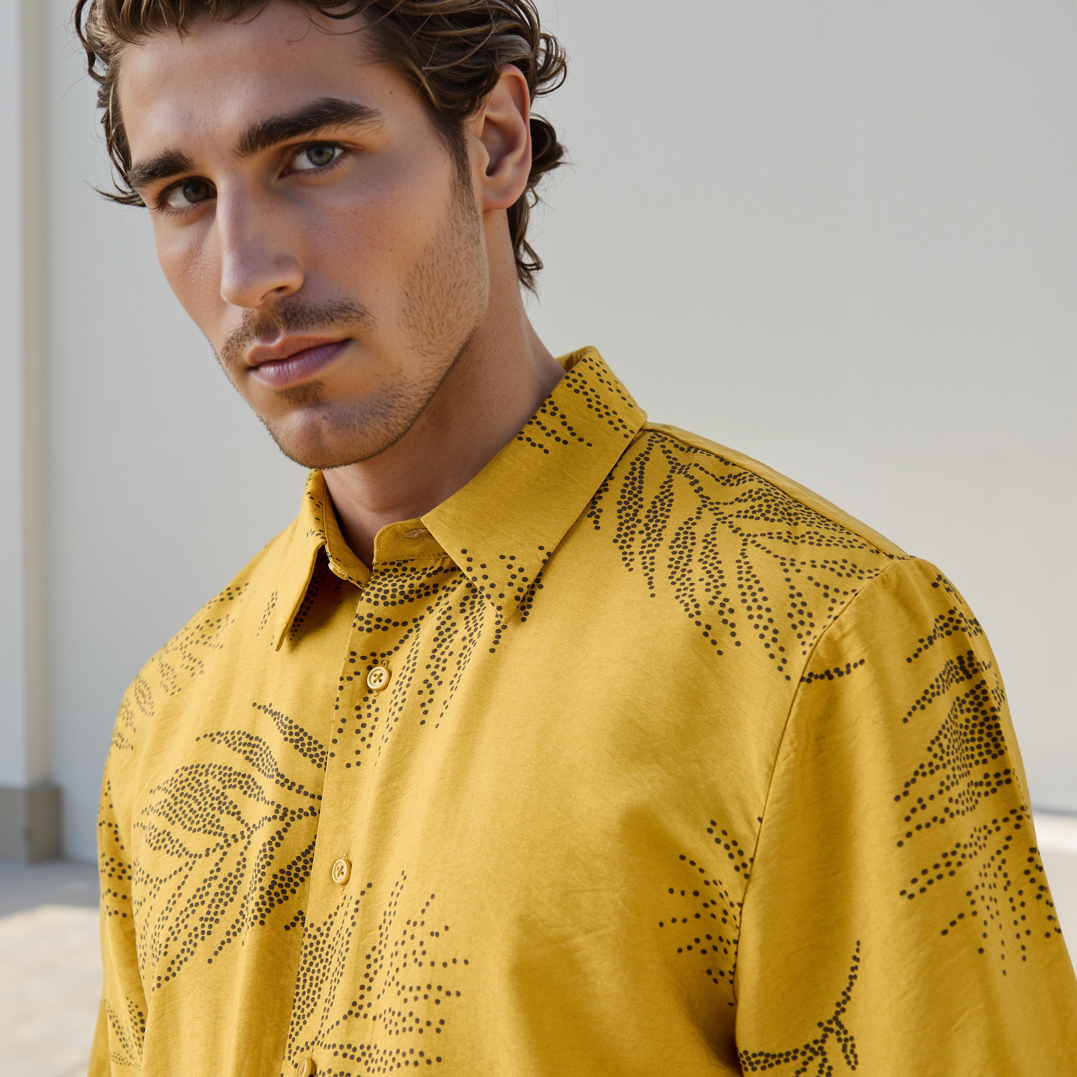 قميص بطبعات أوراق شجر من آيكونيك-men-clothing-shirts-image-4