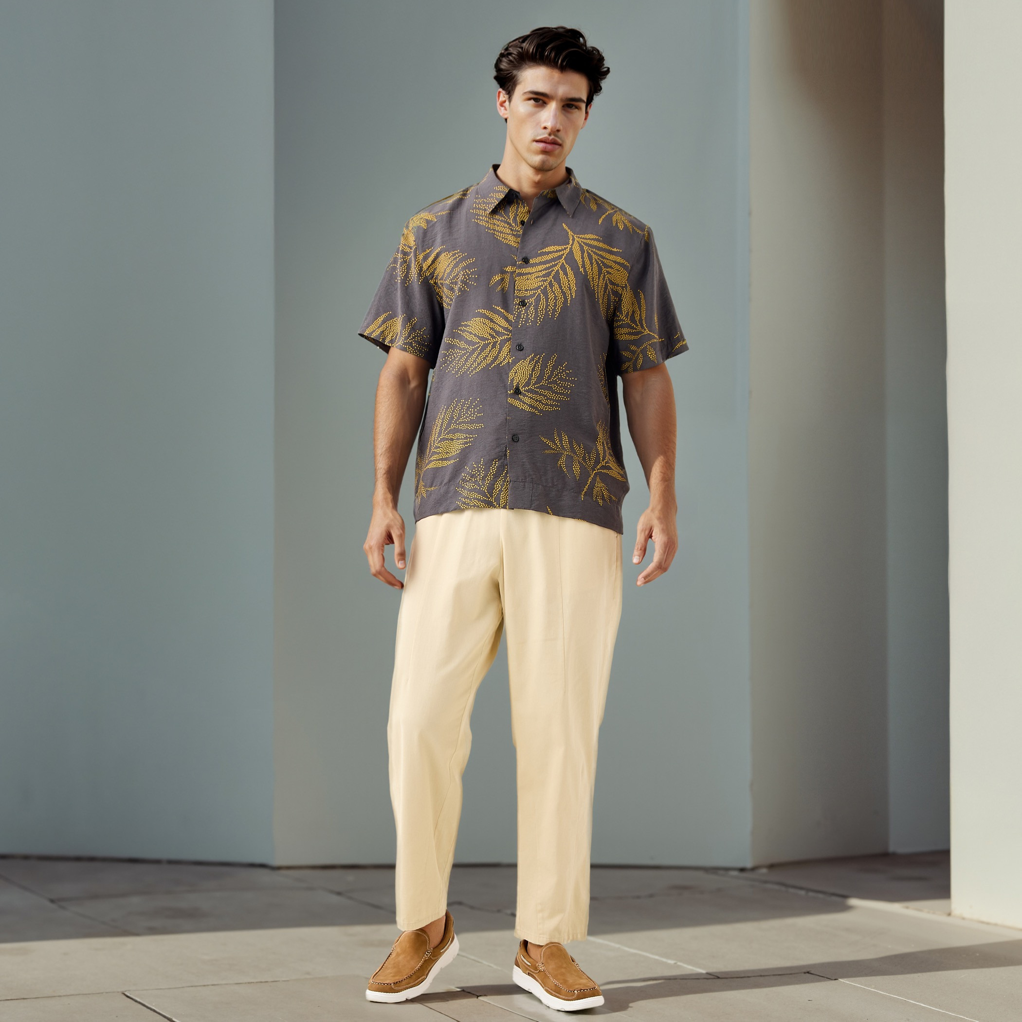 قميص بطبعات أوراق شجر من آيكونيك-men-clothing-shirts-image-2