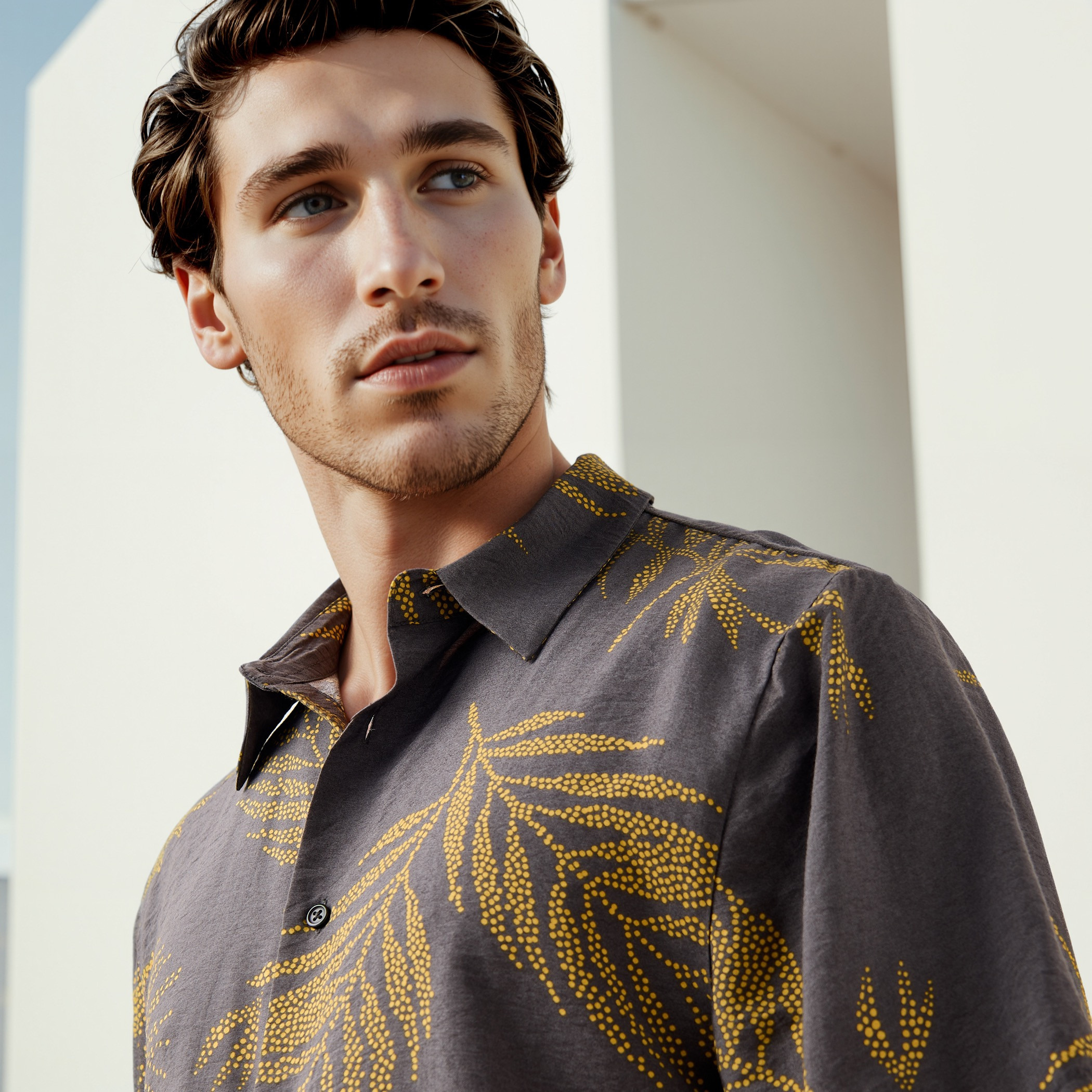 قميص بطبعات أوراق شجر من آيكونيك-men-clothing-shirts-image-4