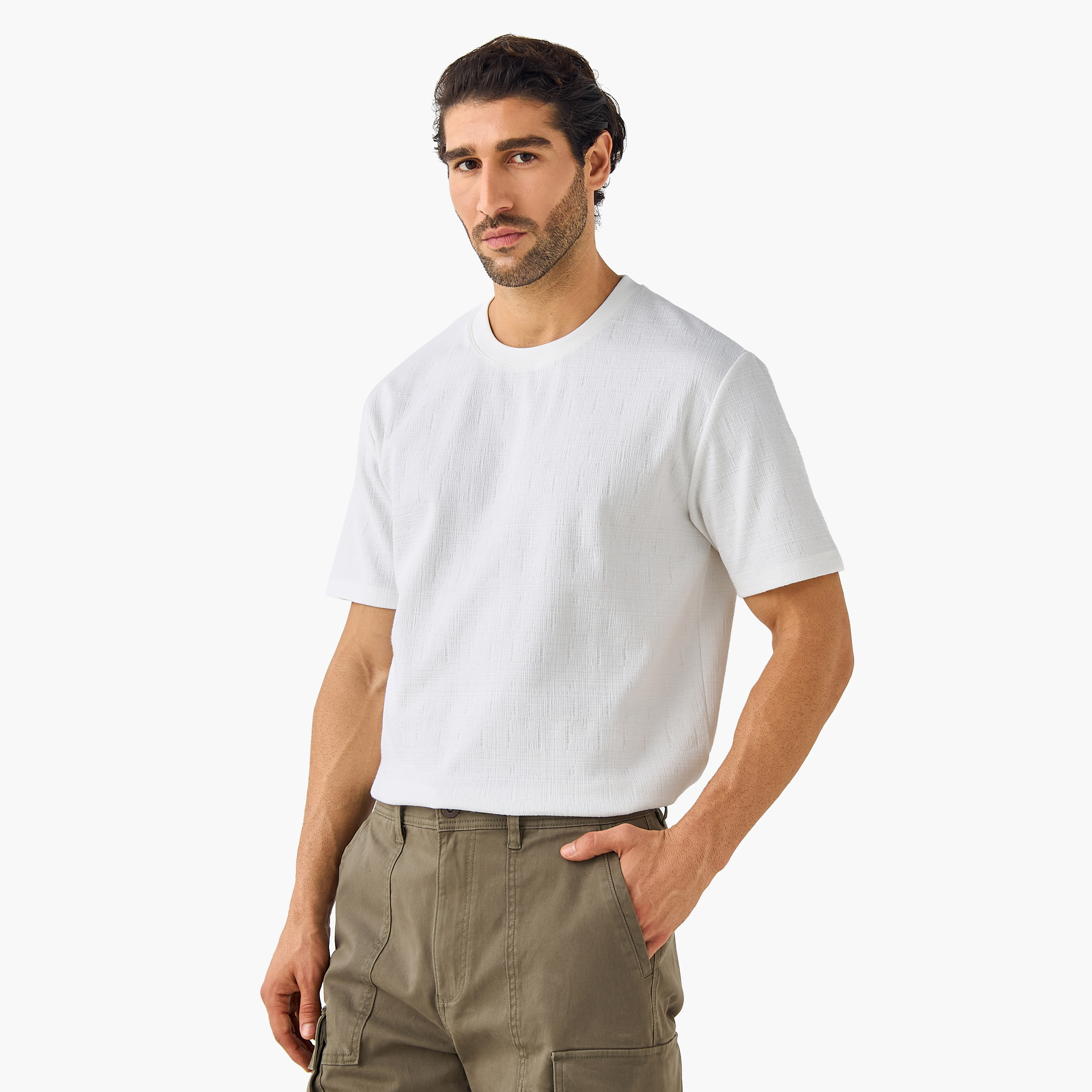 تيشيرت بارز الملمس بقصة مريحة من آيكونيك-men-clothing-tshirtsandpolos-tshirts-image-16