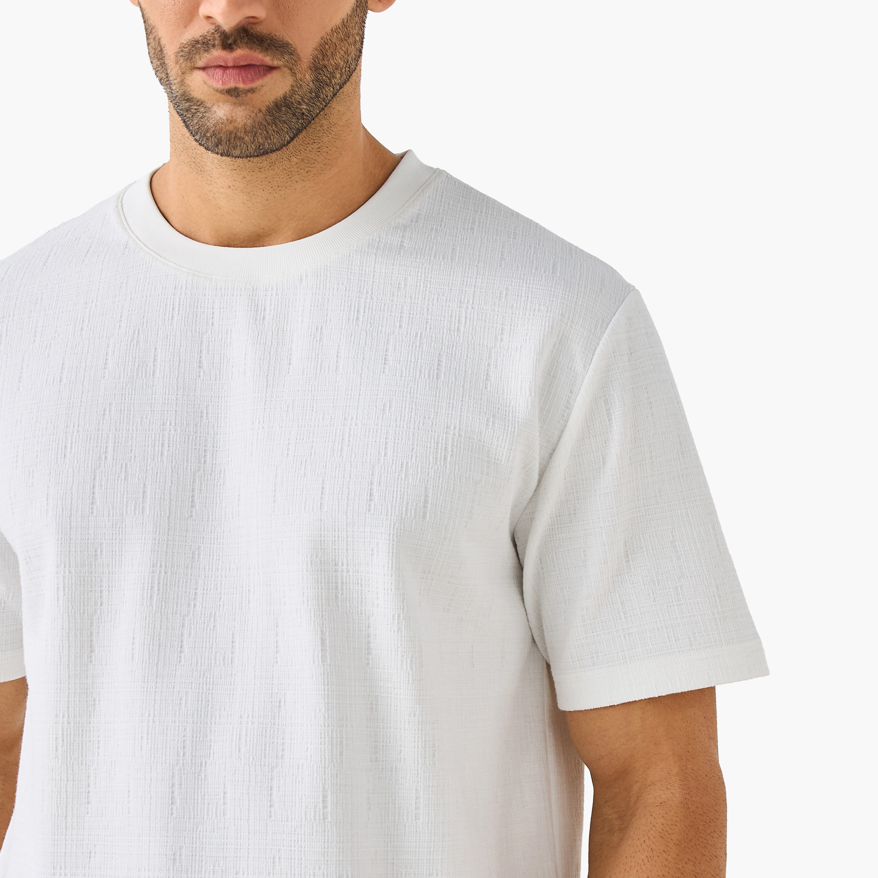 Iconic Relaxed Fit Textured T-shirt-men-clothing-tshirtsandpolos-tshirts-image-4