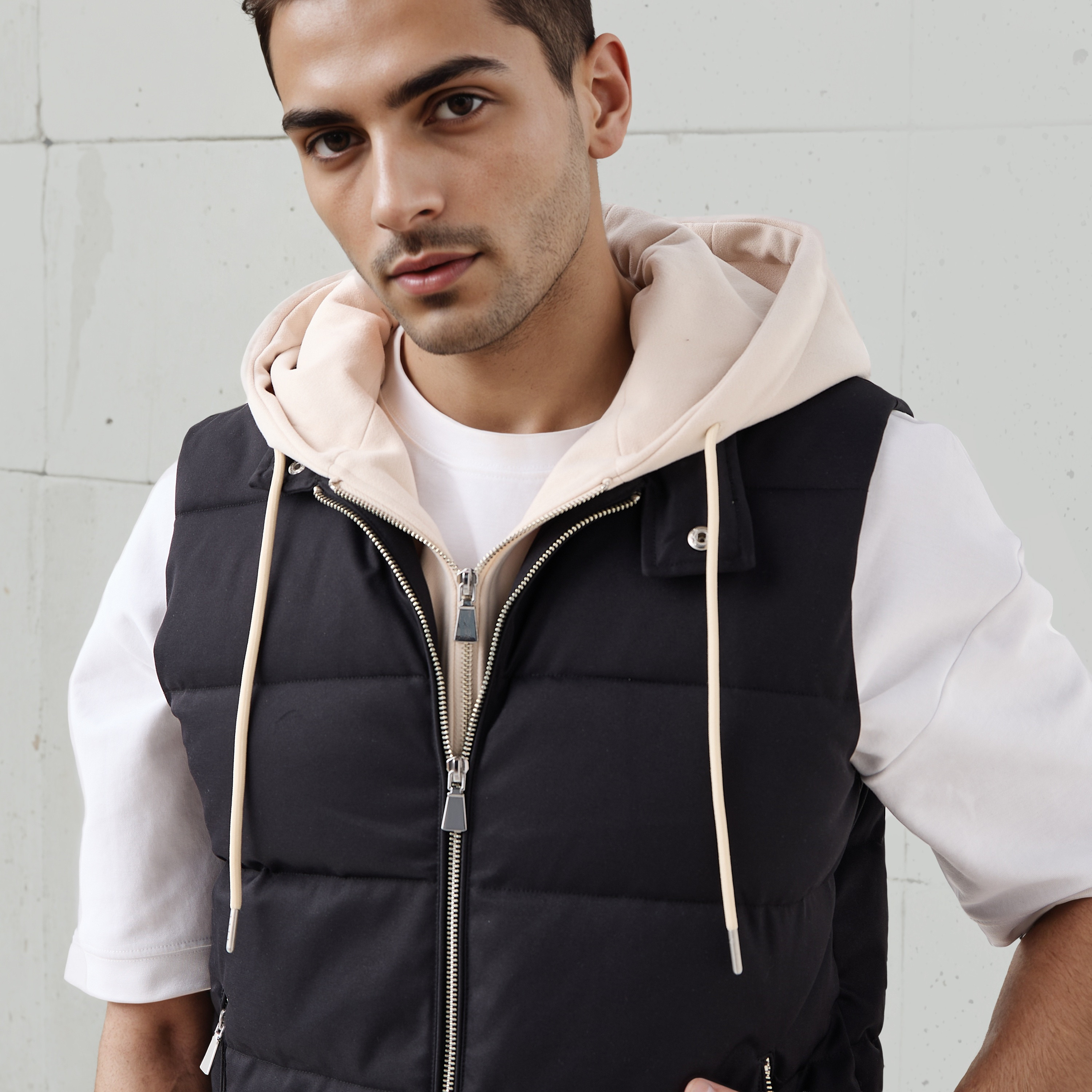 Iconic Men Regular Fit Quilted Gilet-men-clothing-jacketsandblazers-jackets-image-4