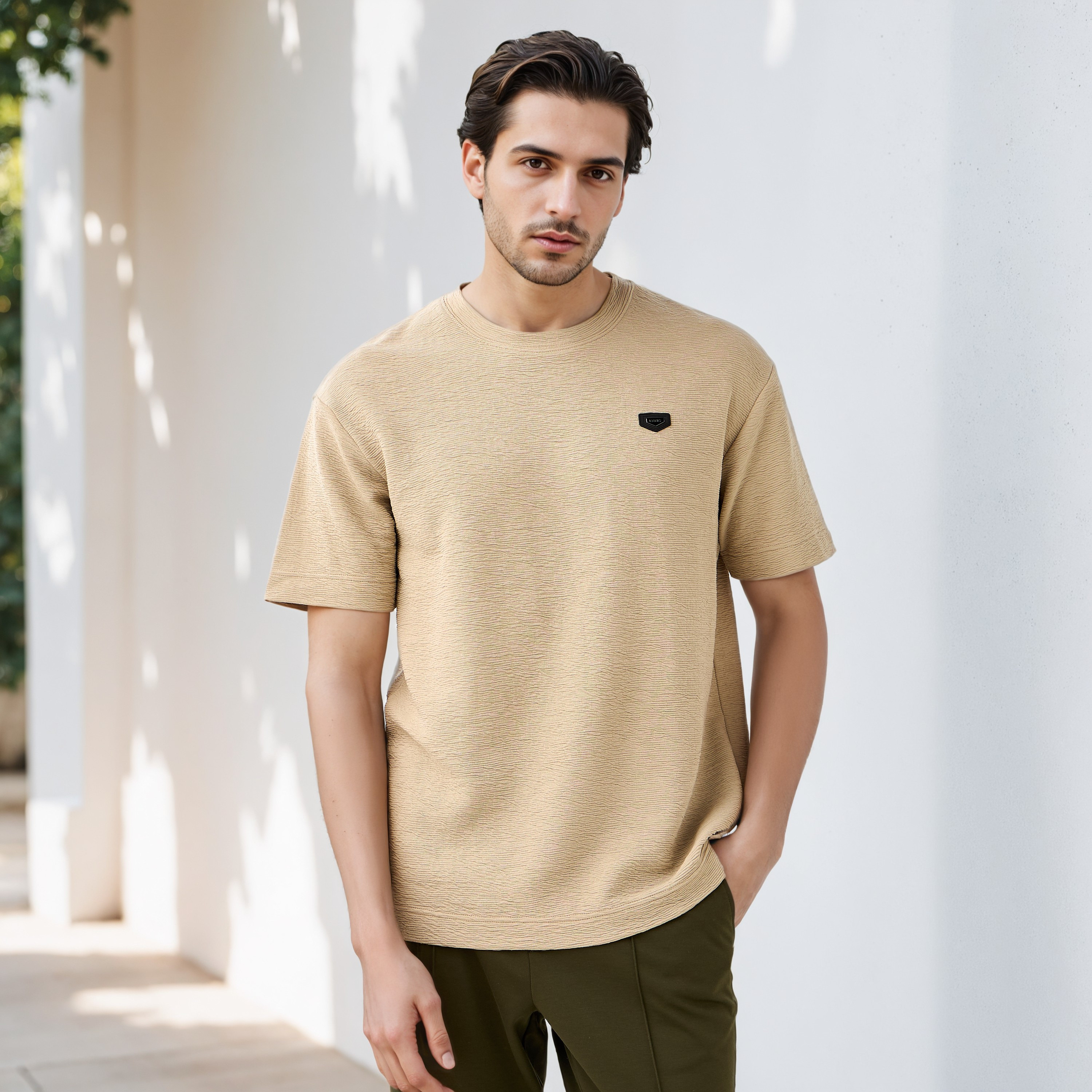 تيشيرت فضفاض بارز الملمس من آيكونيك-men-clothing-tshirtsandpolos-tshirts-image-1