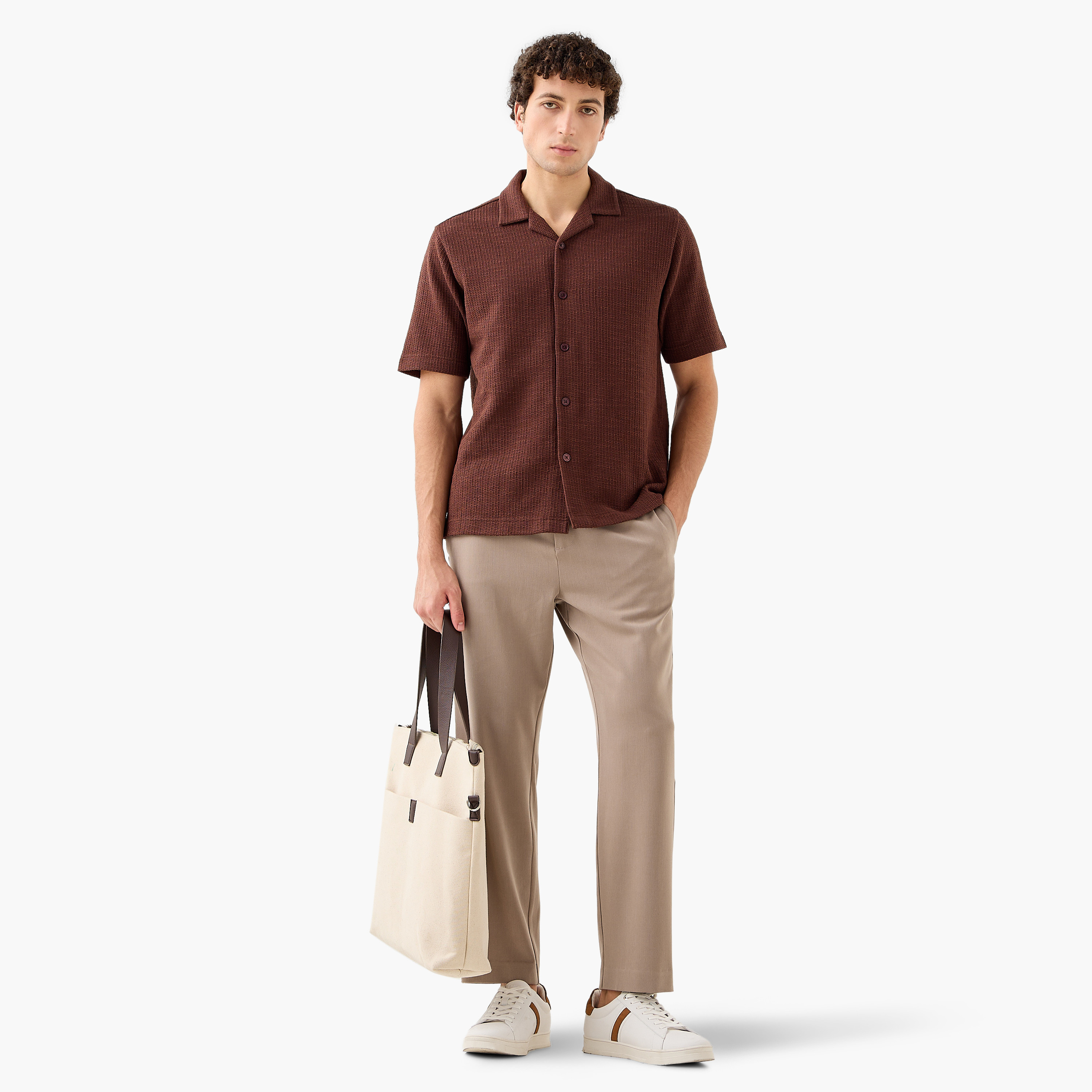 قميص منتجع هونيكومب بارز الملمس بقصة عادية من آيكونيك-men-clothing-shirts-image-2