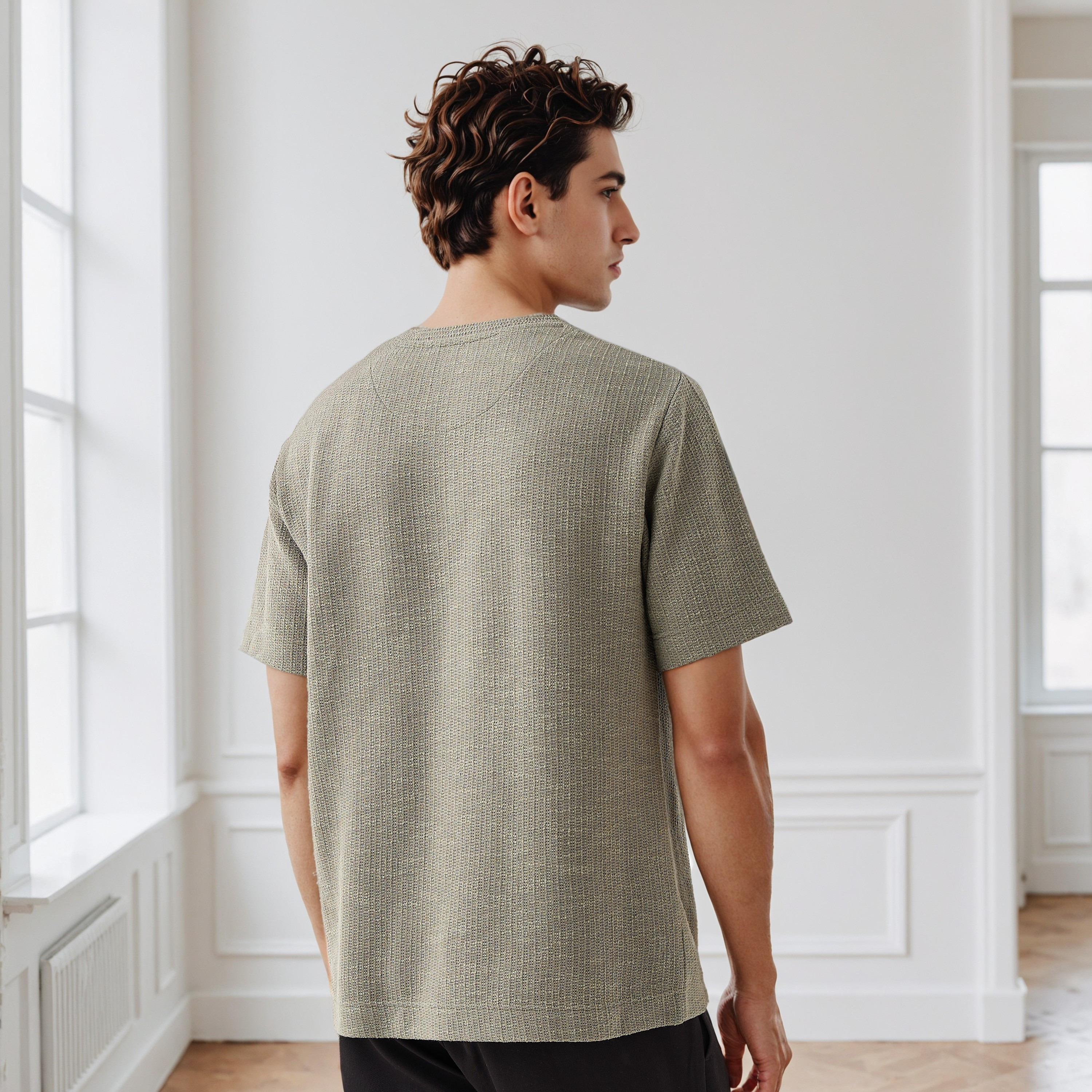 تيشيرت بارز الملمس بقصة عادية وياقة ضيقة وأكمام قصيرة للرجال من أيكونيك-men-clothing-tshirtsandpolos-tshirts-image-3