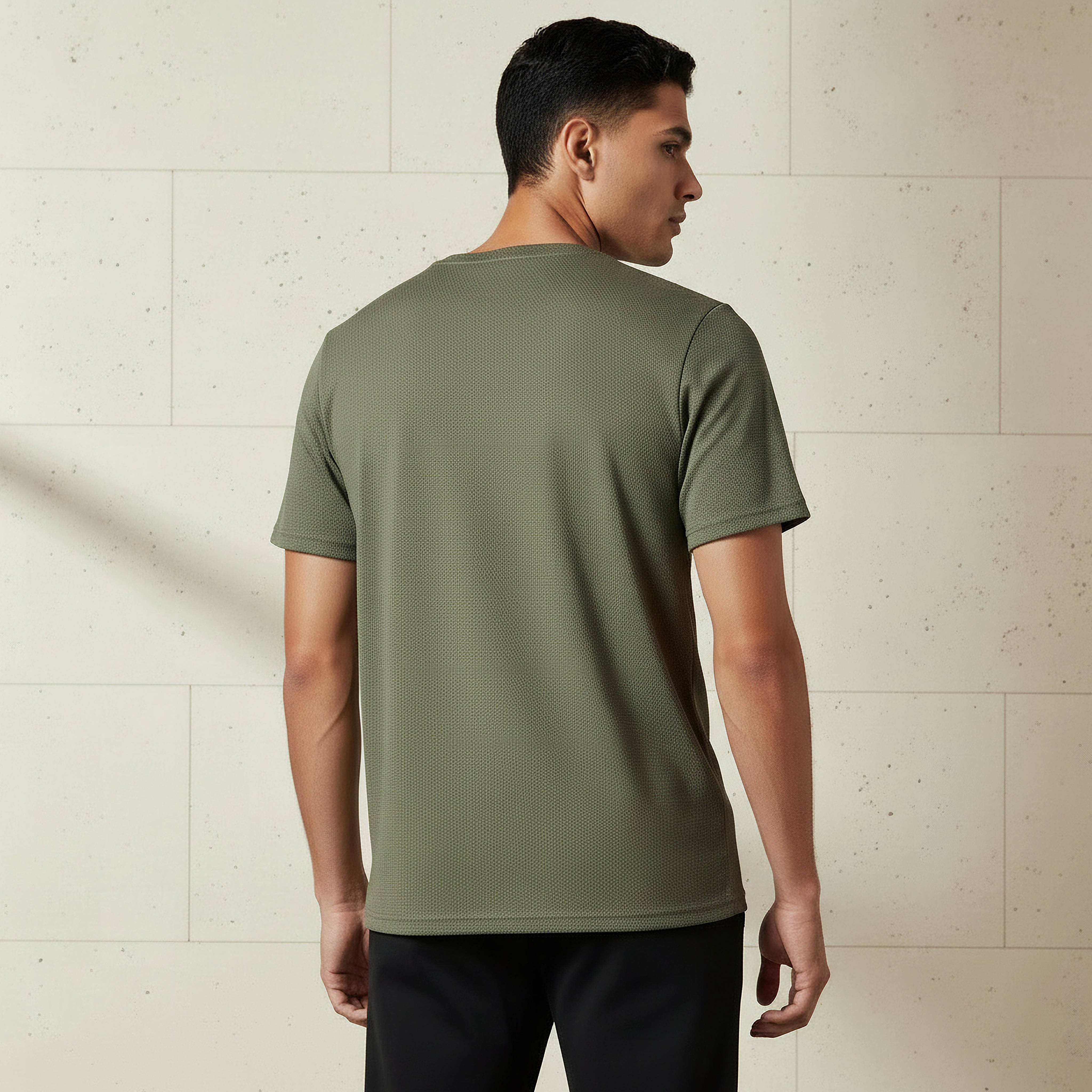 تيشيرت رجالي بقصة سليم وياقة ضيقة وملمس بارز وأكمام قصيرة من آيكونيك-men-clothing-tshirtsandpolos-tshirts-image-3