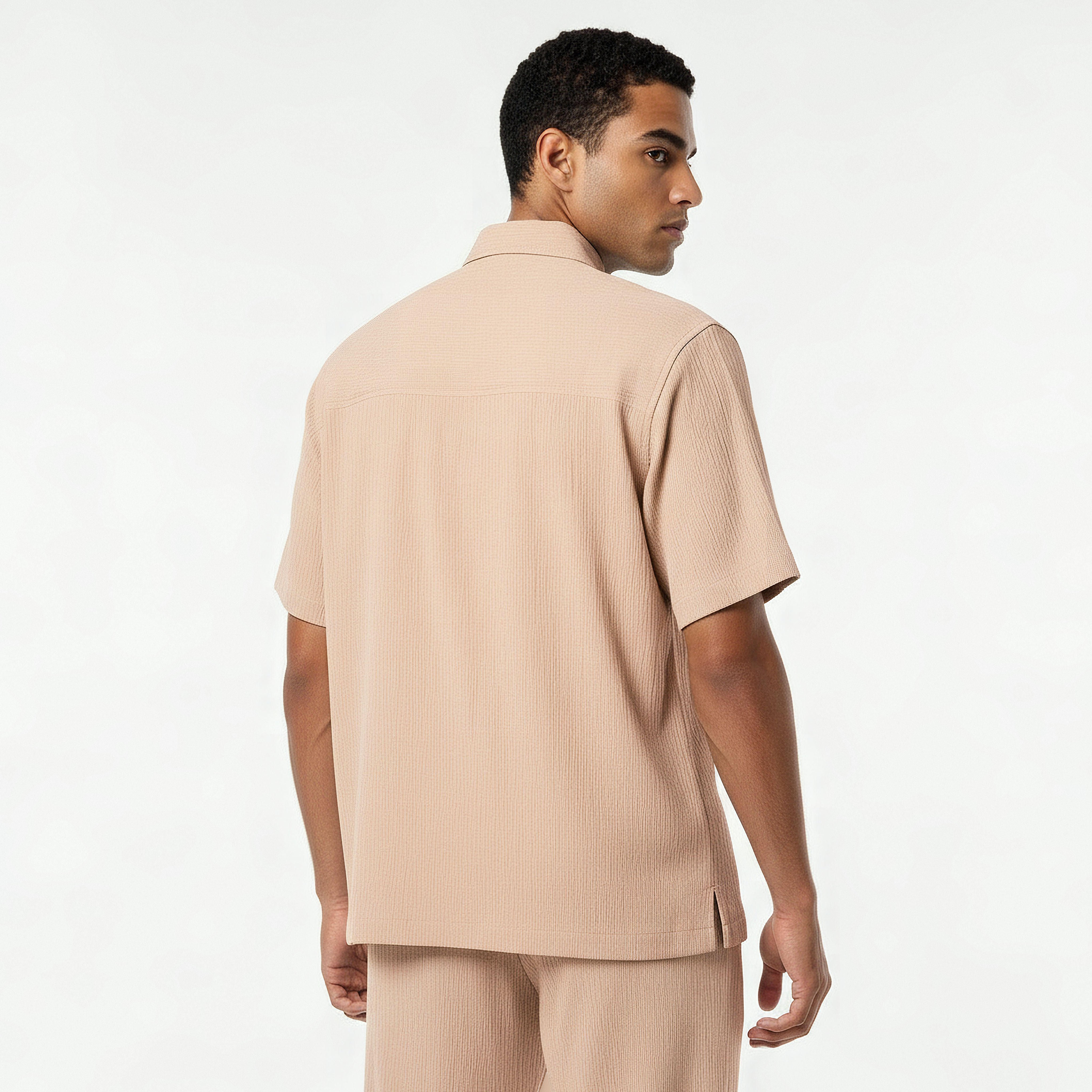 قميص مجعد بقصة عادية وأكمام قصيرة وياقة للرجال من آيكونيك-men-clothing-shirts-image-4