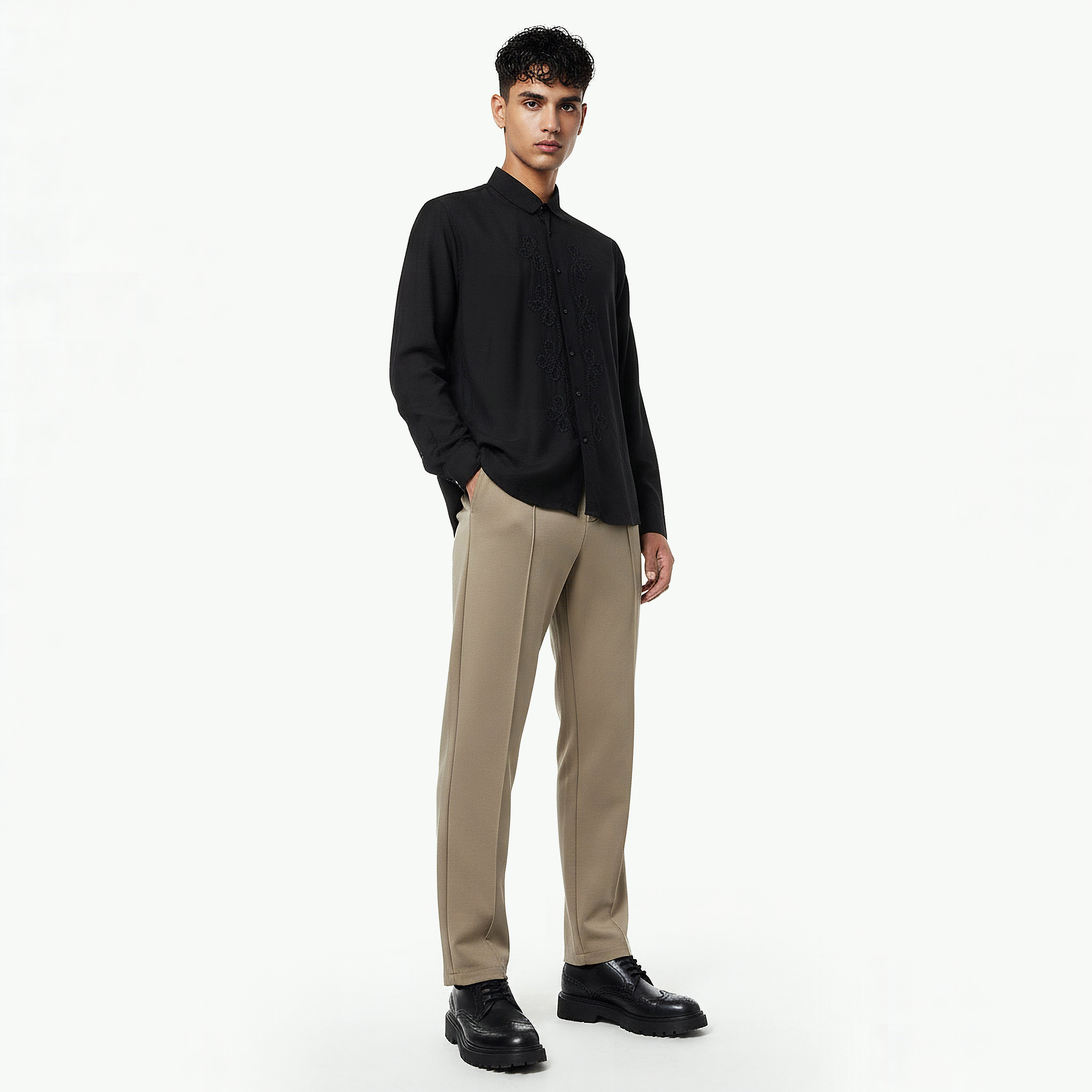 قميص مطرز بأكمام طويلة وياقة عادية وقصة سليم للرجال من آيكونيك-men-clothing-shirts-image-3