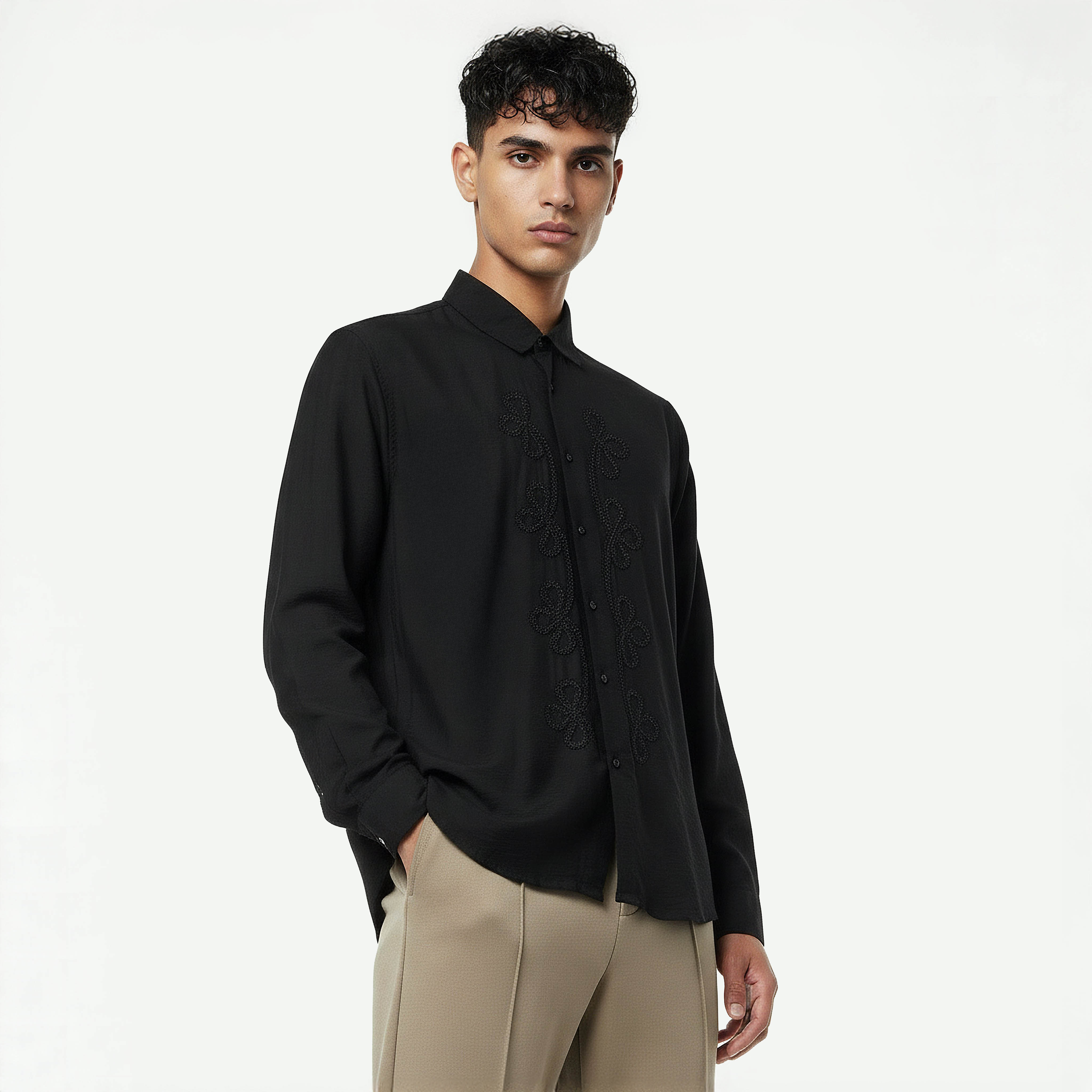 قميص مطرز بأكمام طويلة وياقة عادية وقصة سليم للرجال من آيكونيك-men-clothing-shirts-image-5