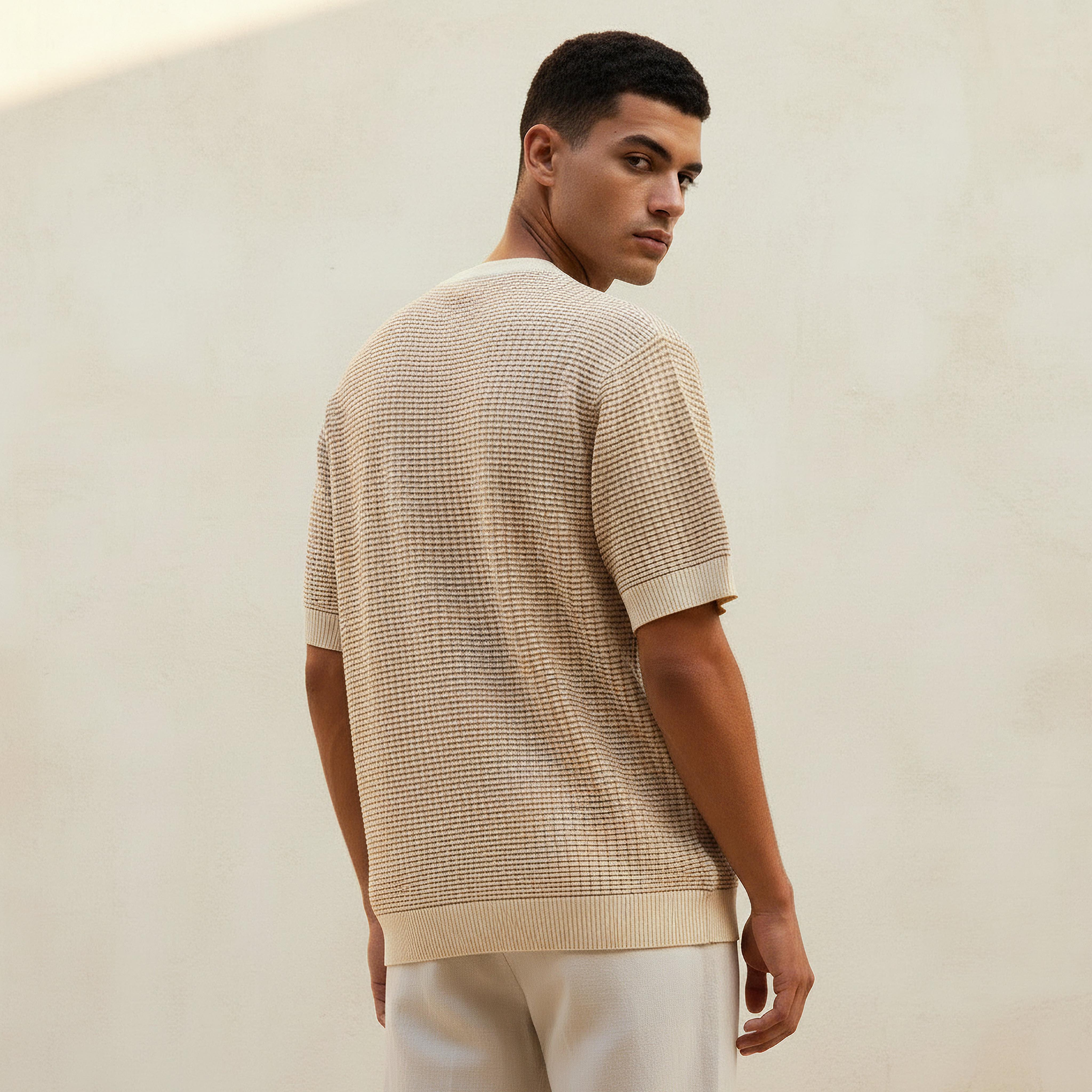 تيشيرت وافل بارز الملمس بقصّة عادية وياقة ضيقة وأكمام قصيرة للرجال من آيكونيك-men-clothing-tshirtsandpolos-tshirts-image-5