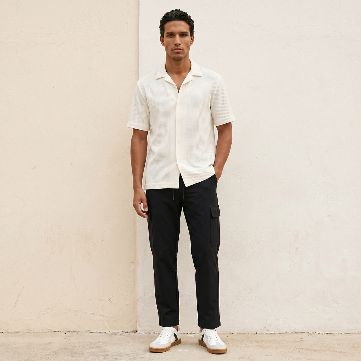 قميص بارز الملمس بياقة عادية وأكمام قصيرة من آيكونيك-men-clothing-shirts-image-3