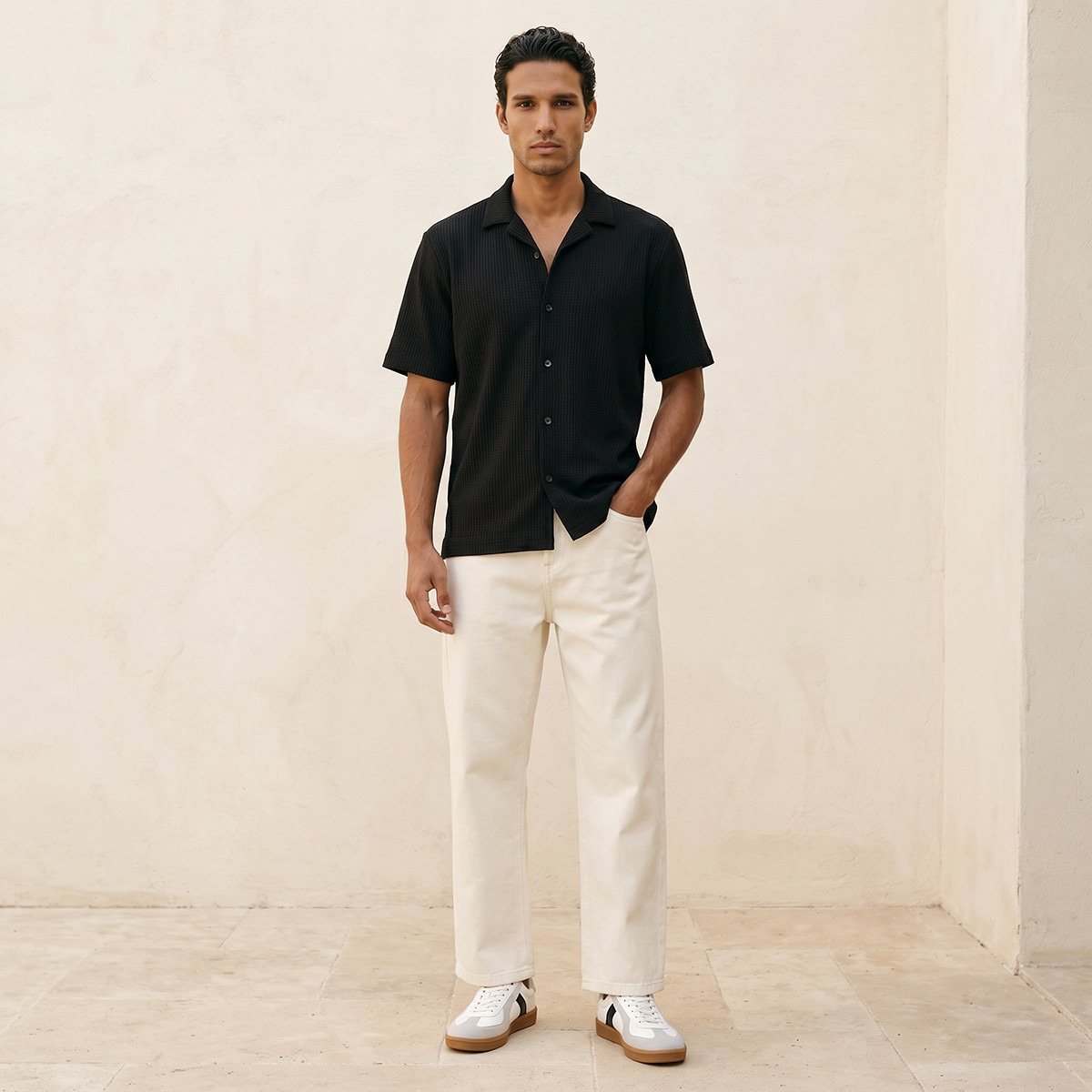 قميص بارز الملمس بياقة عادية وأكمام قصيرة من آيكونيك-men-clothing-shirts-image-3