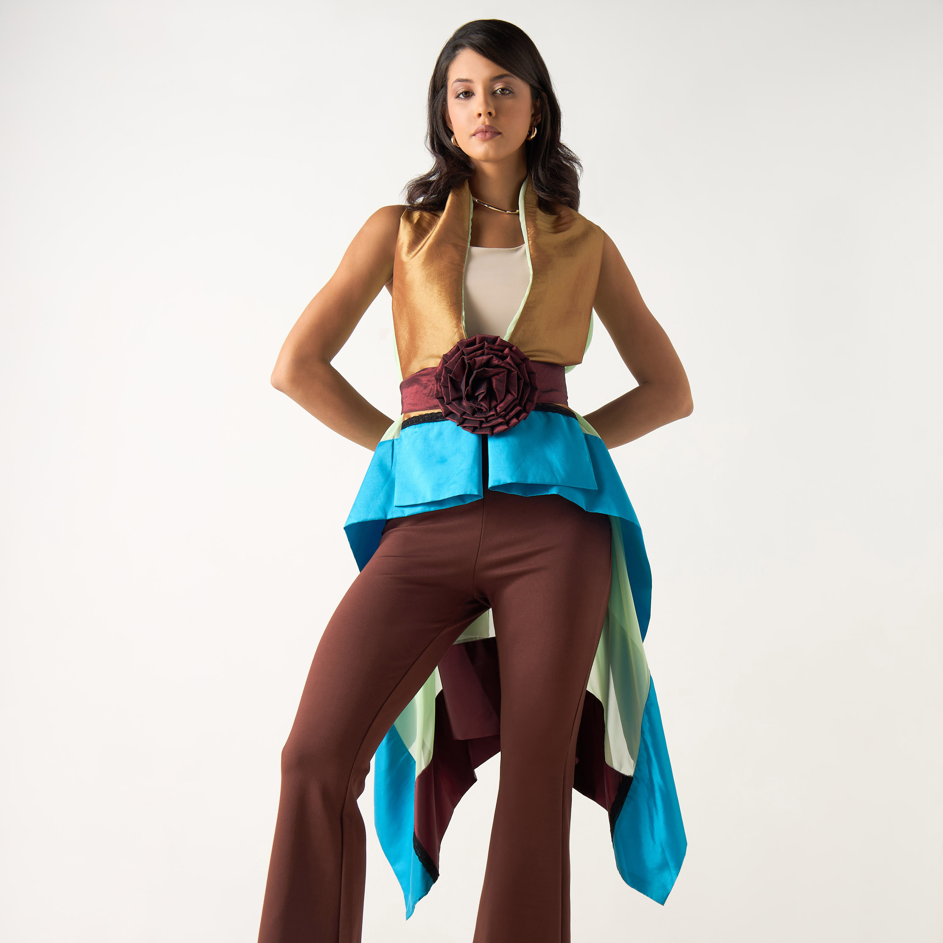 سترة دون أكمام بقوالب ملونة وحزام وحافة غير متماثلة من جولدن آبل-women-clothing-shirtsandblouses-blouses-image-1