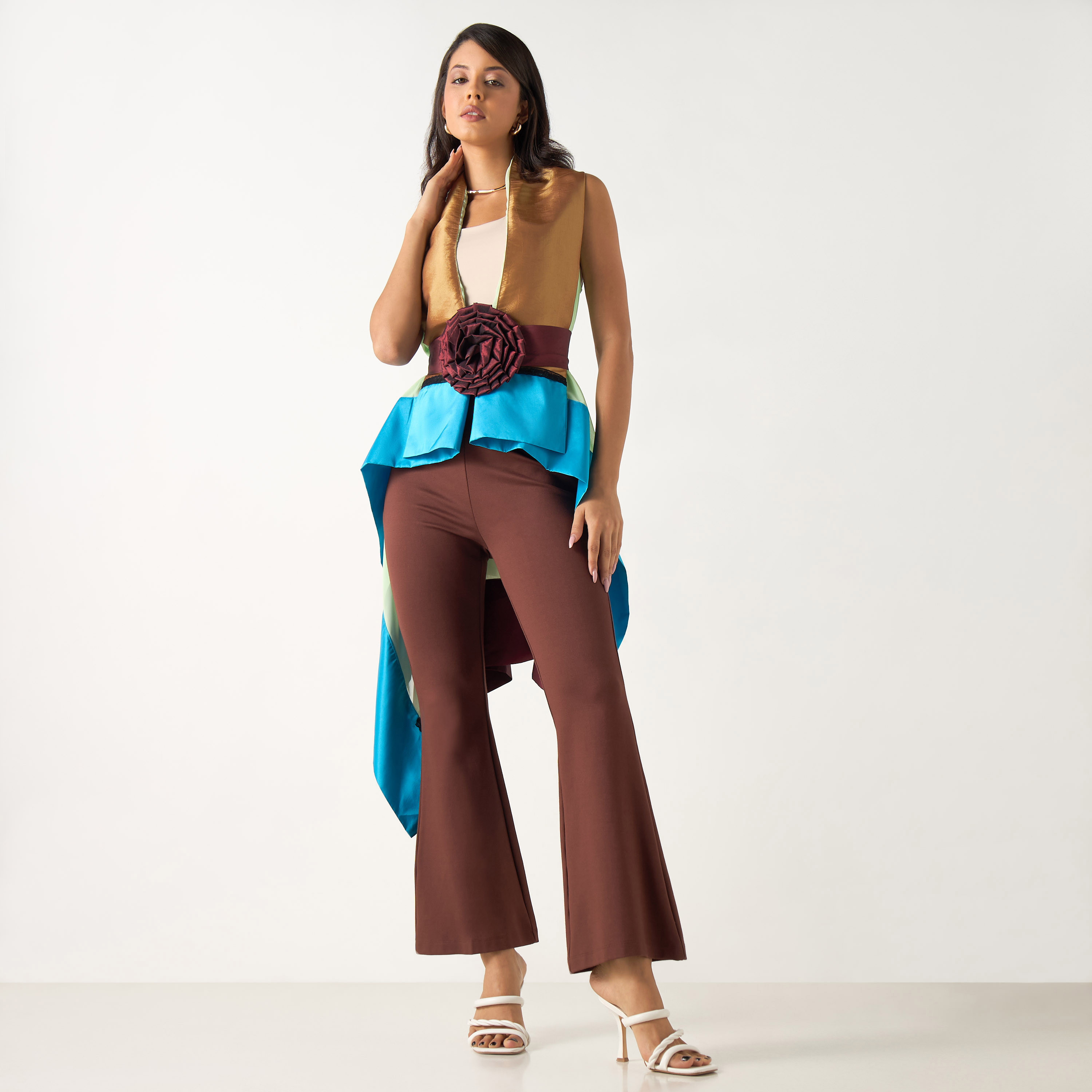 سترة دون أكمام بقوالب ملونة وحزام وحافة غير متماثلة من جولدن آبل-women-clothing-shirtsandblouses-blouses-image-2