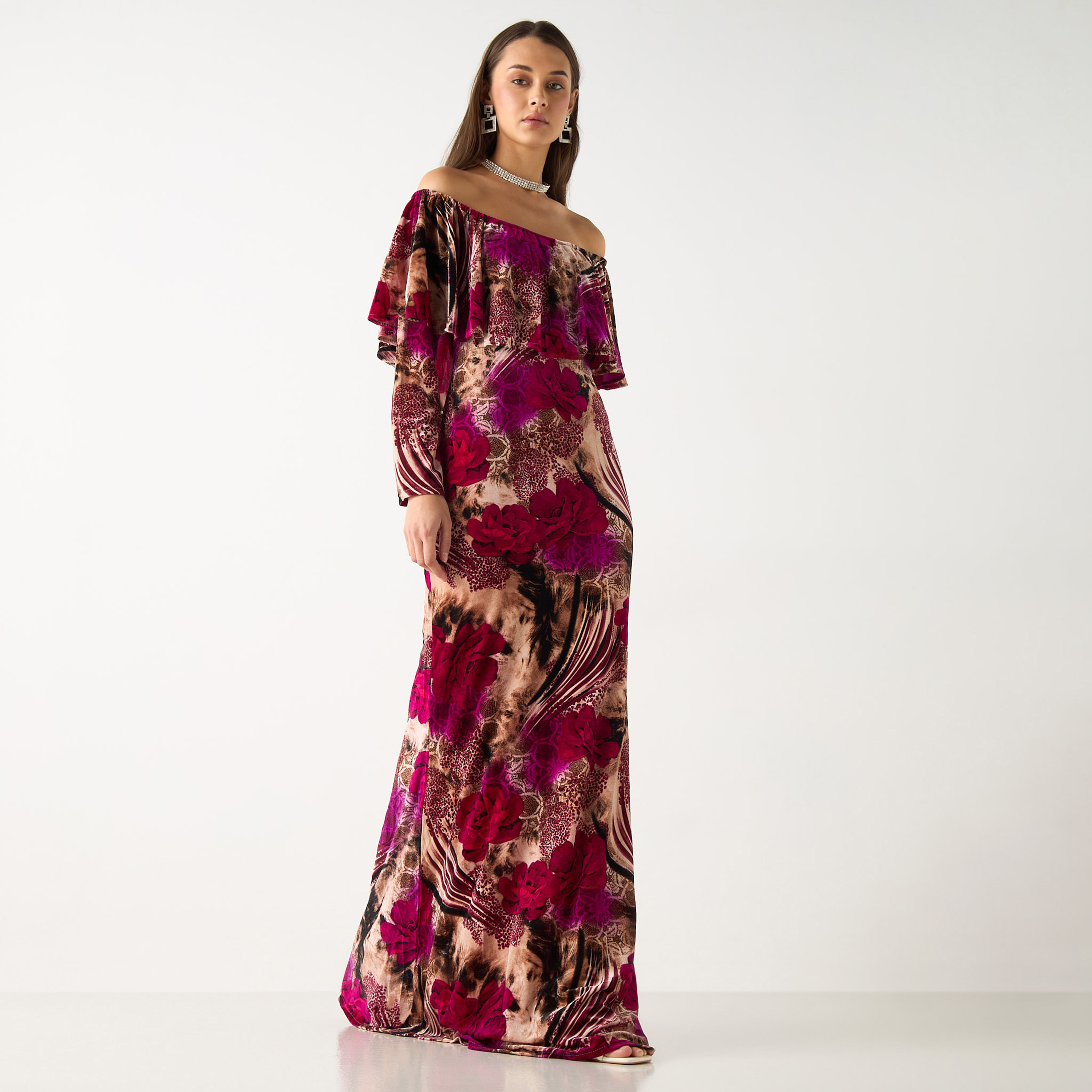 فستان ماكسي بأكتاف مكشوفة وأكمام طويلة وطبعات زهرية من جولدن آبل-women-clothing-dresses-image-13