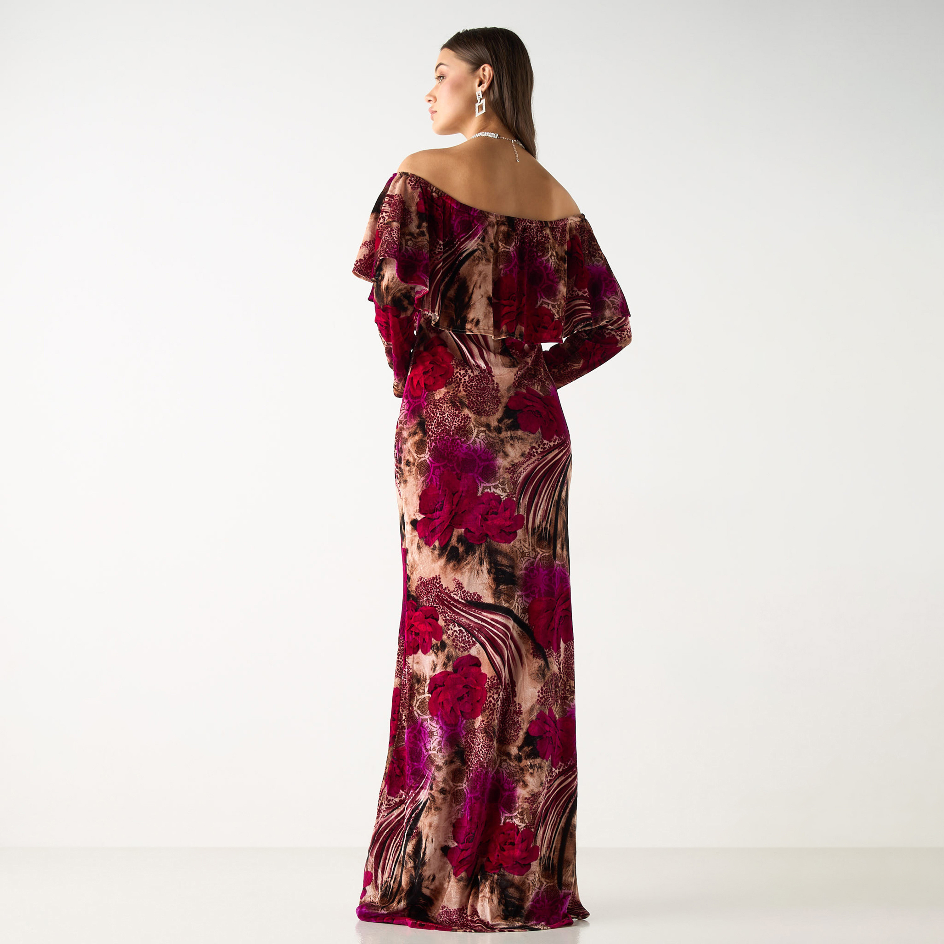 فستان ماكسي بأكتاف مكشوفة وأكمام طويلة وطبعات زهرية من جولدن آبل-women-clothing-dresses-image-14
