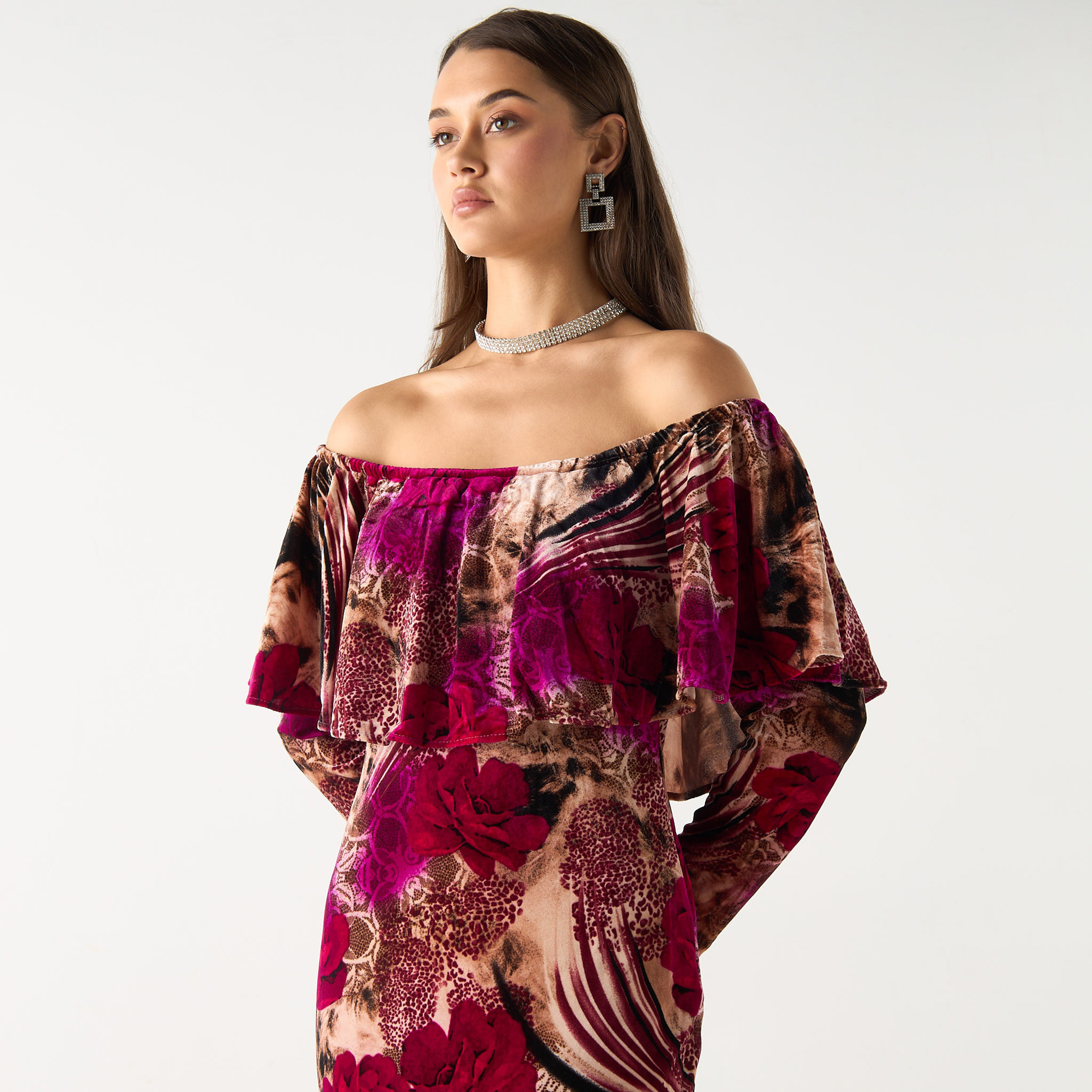فستان ماكسي بأكتاف مكشوفة وأكمام طويلة وطبعات زهرية من جولدن آبل-women-clothing-dresses-image-15