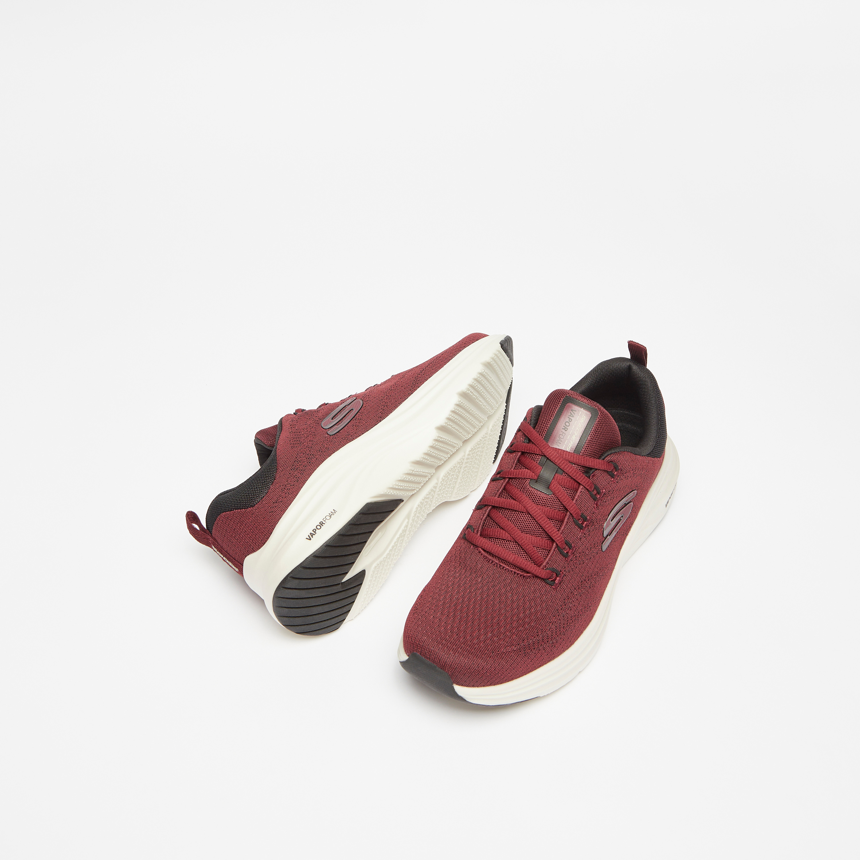 حذاء رياضي ميموري فوم رجالي مبرد بالهواء من سكيتشرز سكيتش وابور لايت | 232626-sports-men-shoes-image-9