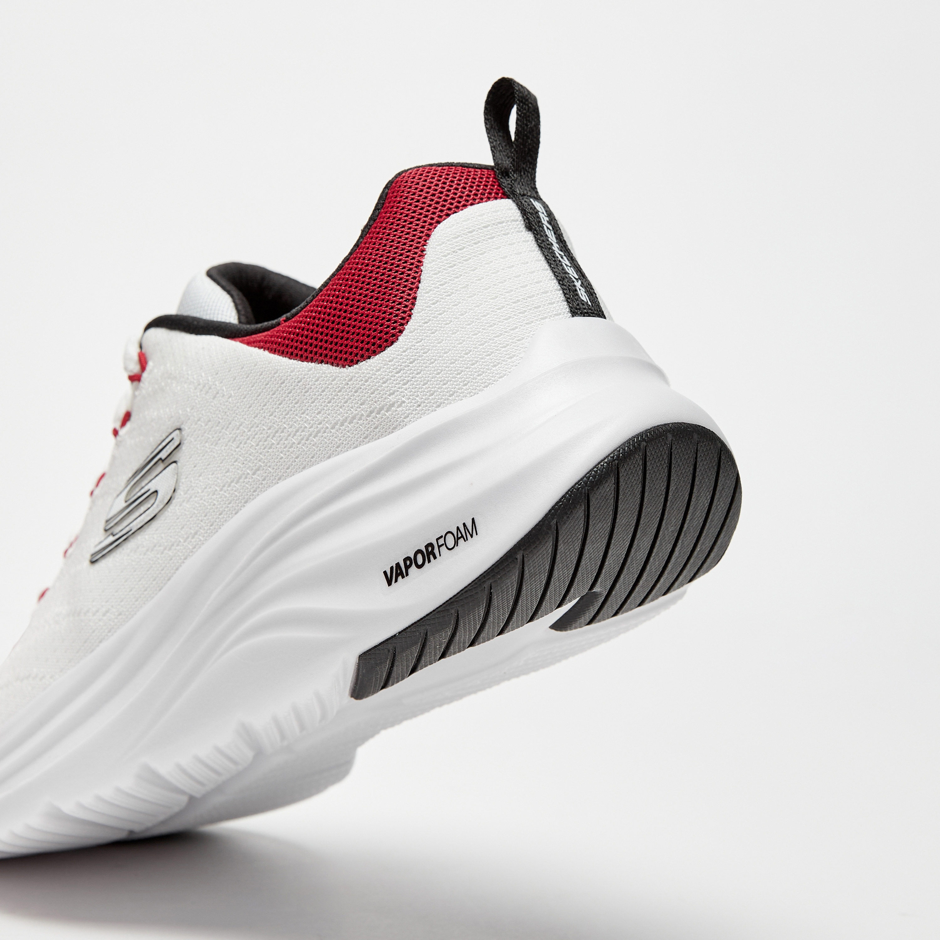 حذاء رياضي ميموري فوم رجالي مبرد بالهواء من سكيتشرز سكيتش وابور لايت | 232626-sports-men-shoes-image-36