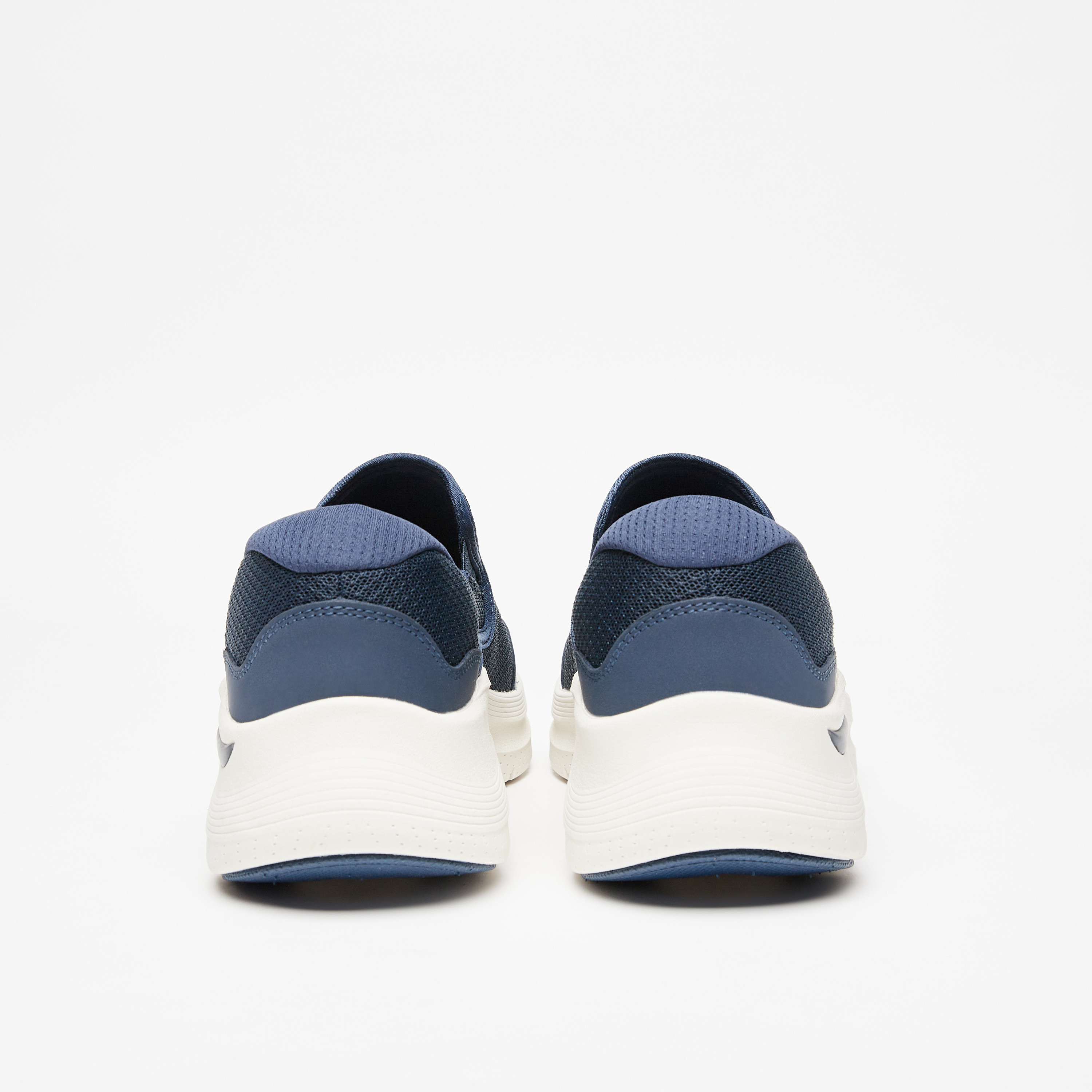 سكيتشرز شبشب ارت فيت 2.0 للرجال 232706-BBK | OE-sports-men-shoes-image-37