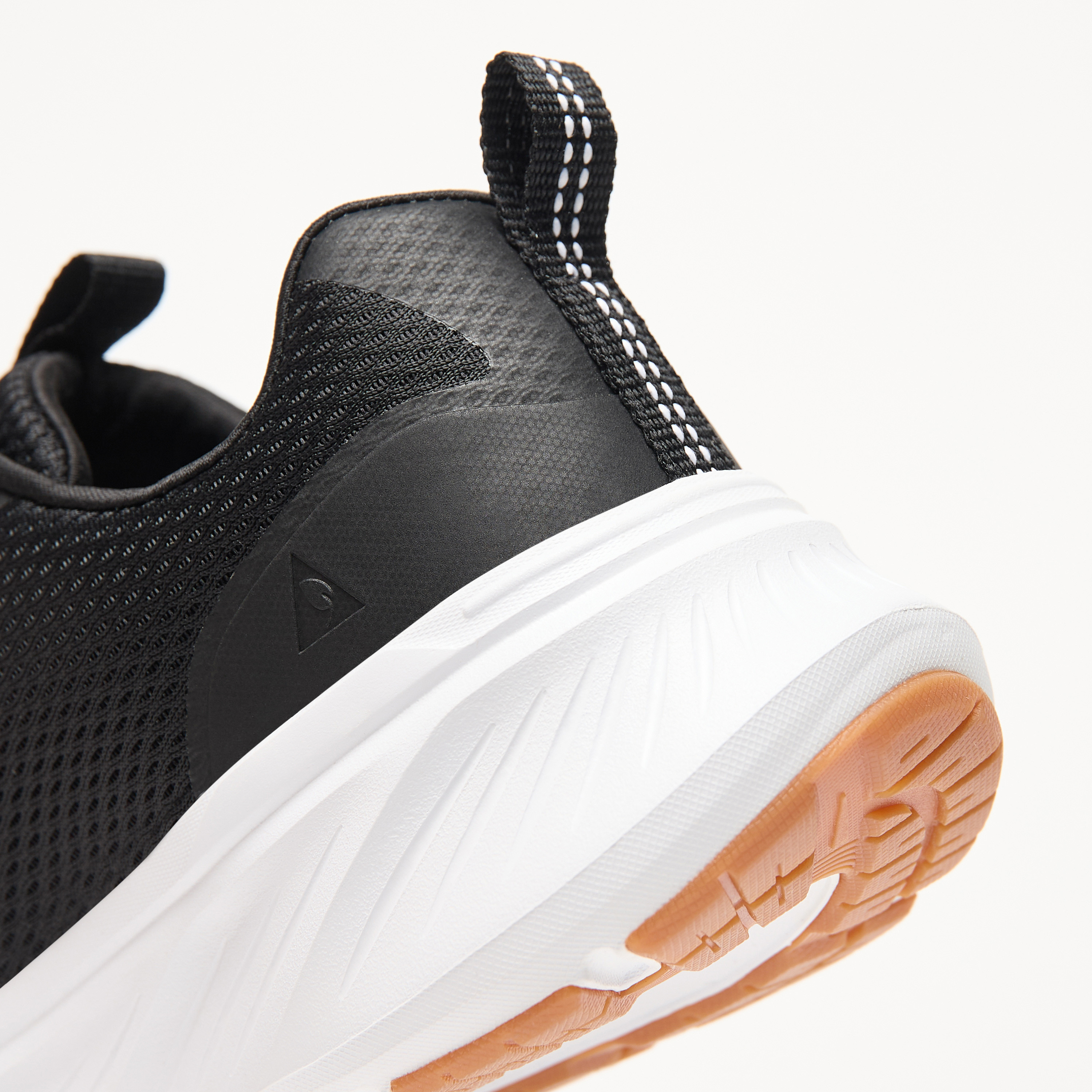 حذاء مشي للرجال من سكيتشرز إدجريد سليب إنس 232835 | OE-sports-men-shoes-image-8