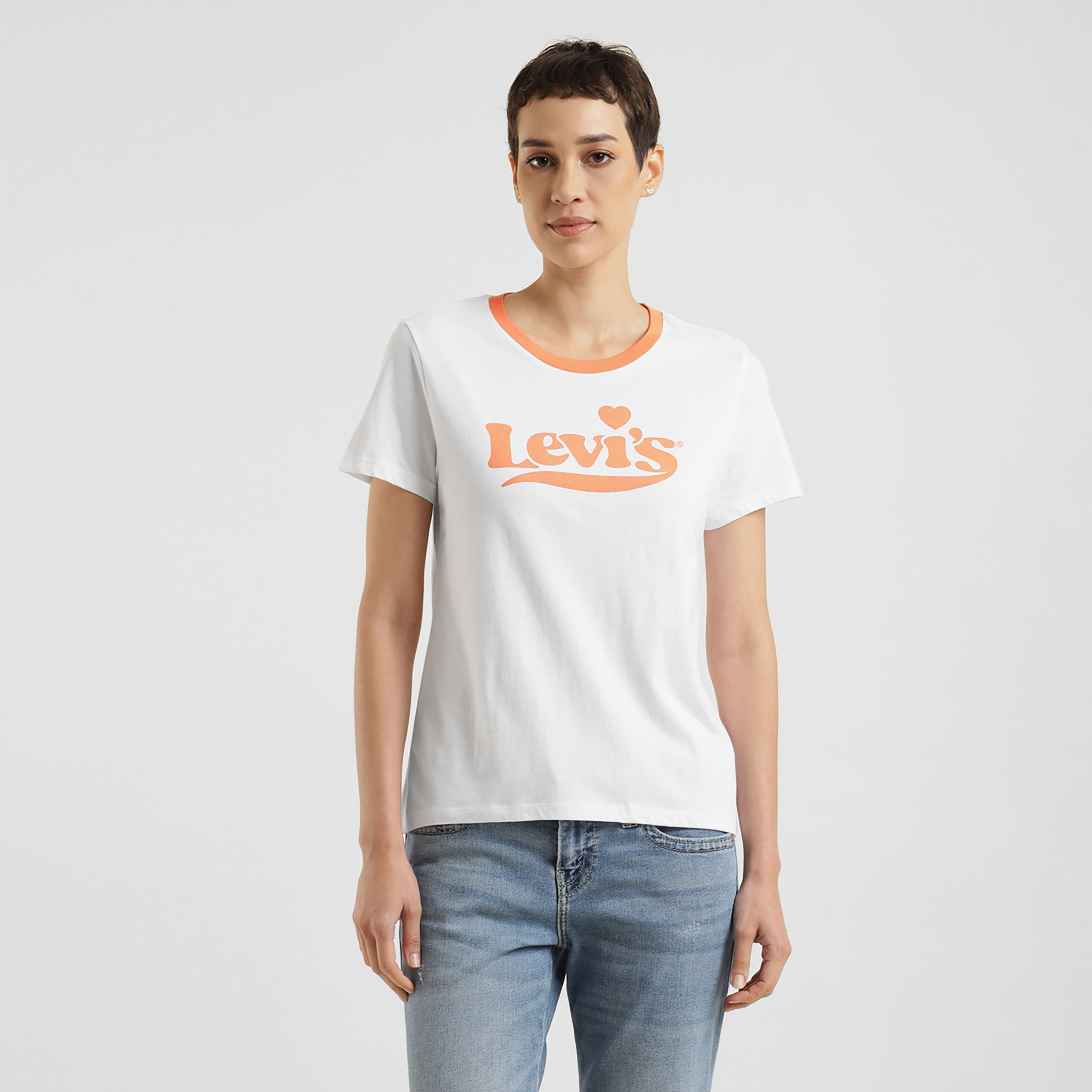تيشيرت ليفايز بأكمام قصيرة وياقة دائرية مع جرافيك-women-clothing-tshirts-image-1