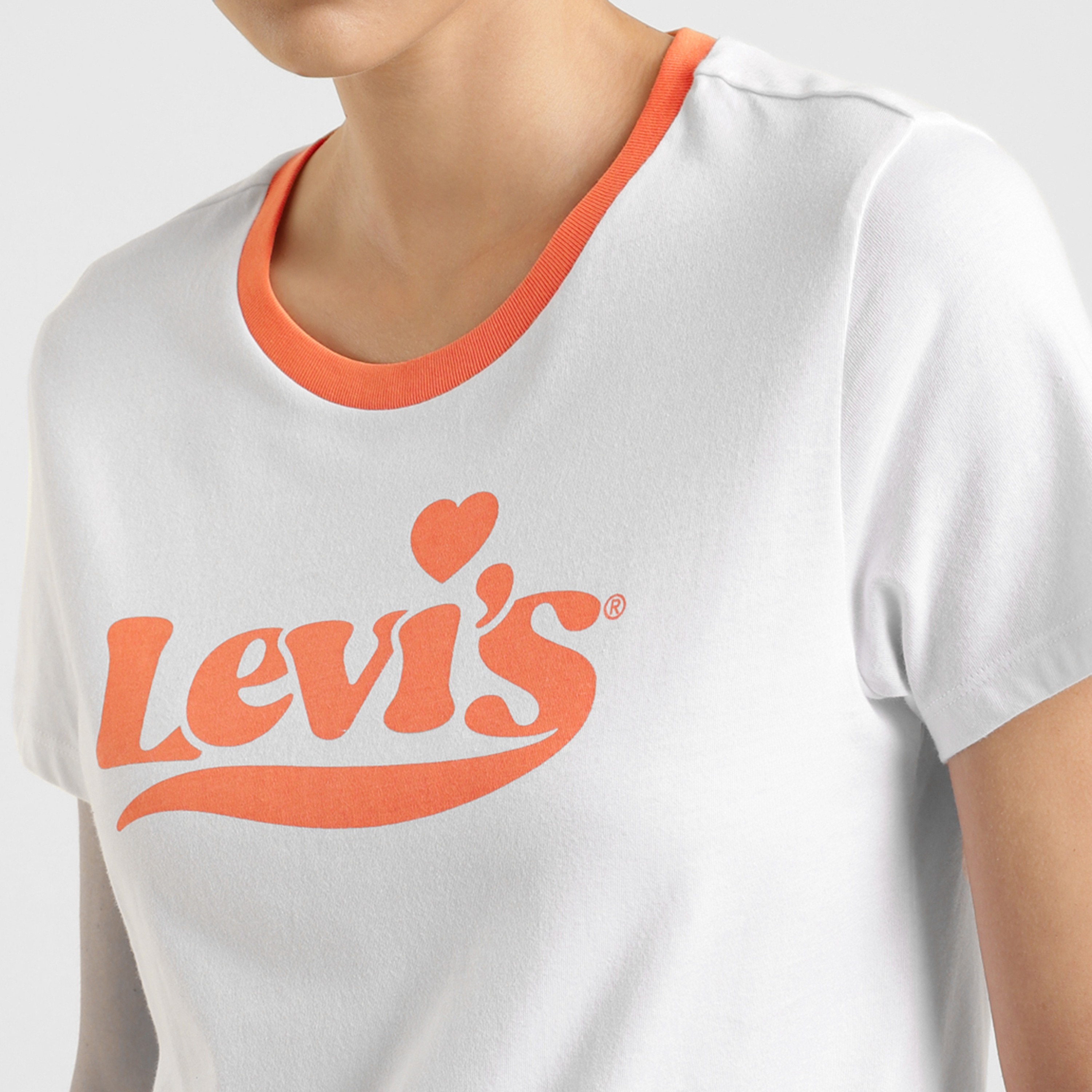 تيشيرت ليفايز بأكمام قصيرة وياقة دائرية مع جرافيك-women-clothing-tshirts-image-3
