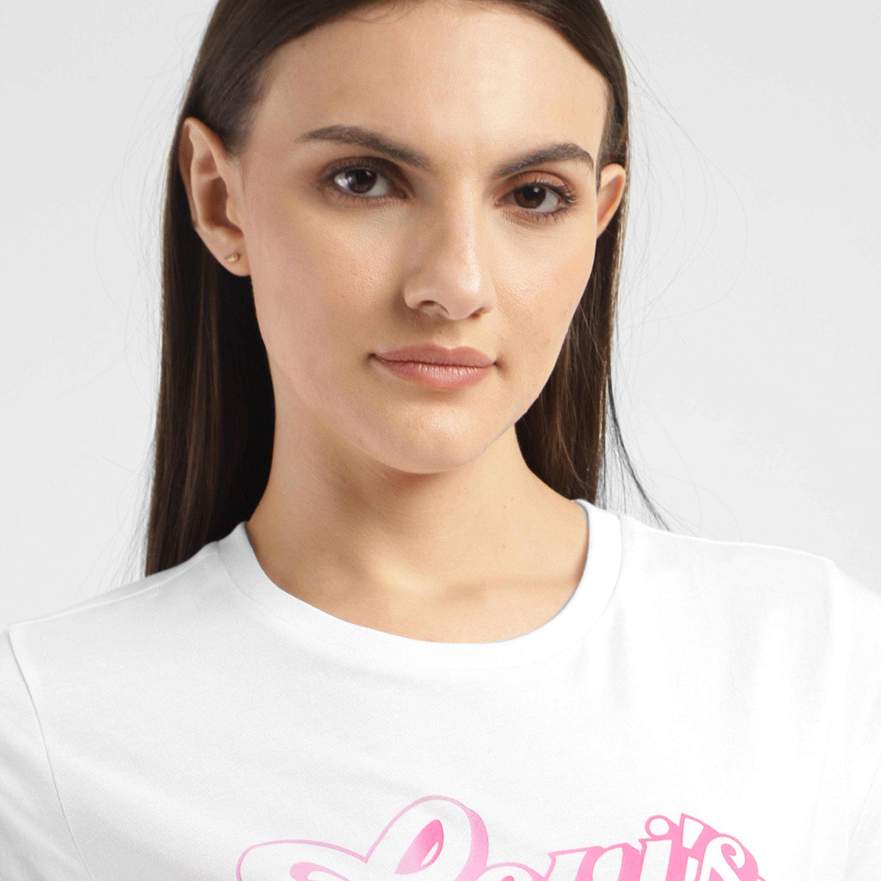 تيشيرت ليفايز بأكمام قصيرة وياقة دائرية مع جرافيك-women-clothing-tshirts-image-3