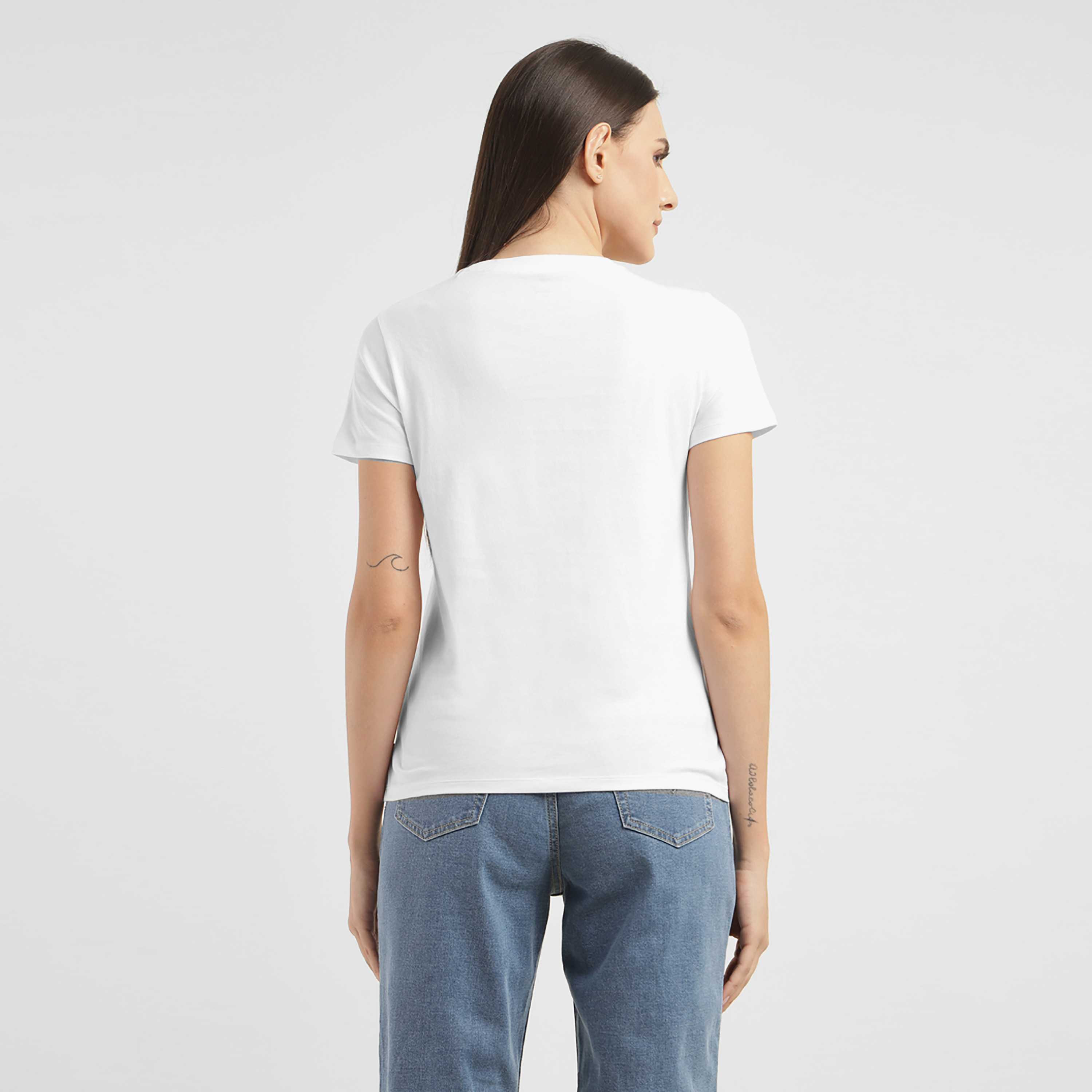 تيشيرت ليفايز بأكمام قصيرة وياقة دائرية مع جرافيك-women-clothing-tshirts-image-4