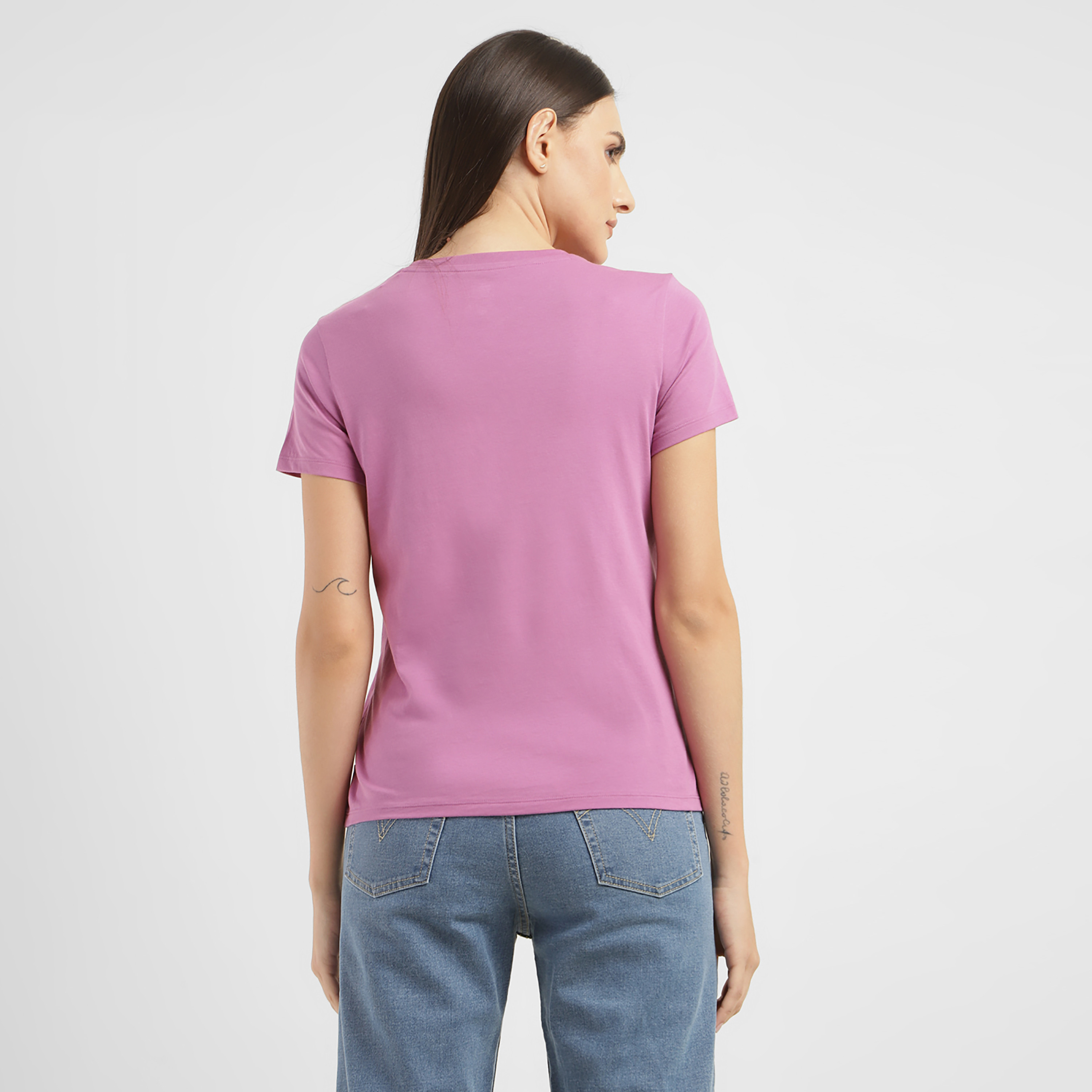 Levi's Graphic Crew Neck Short Sleeves T-Shirt-women-clothing-tshirts-image-4