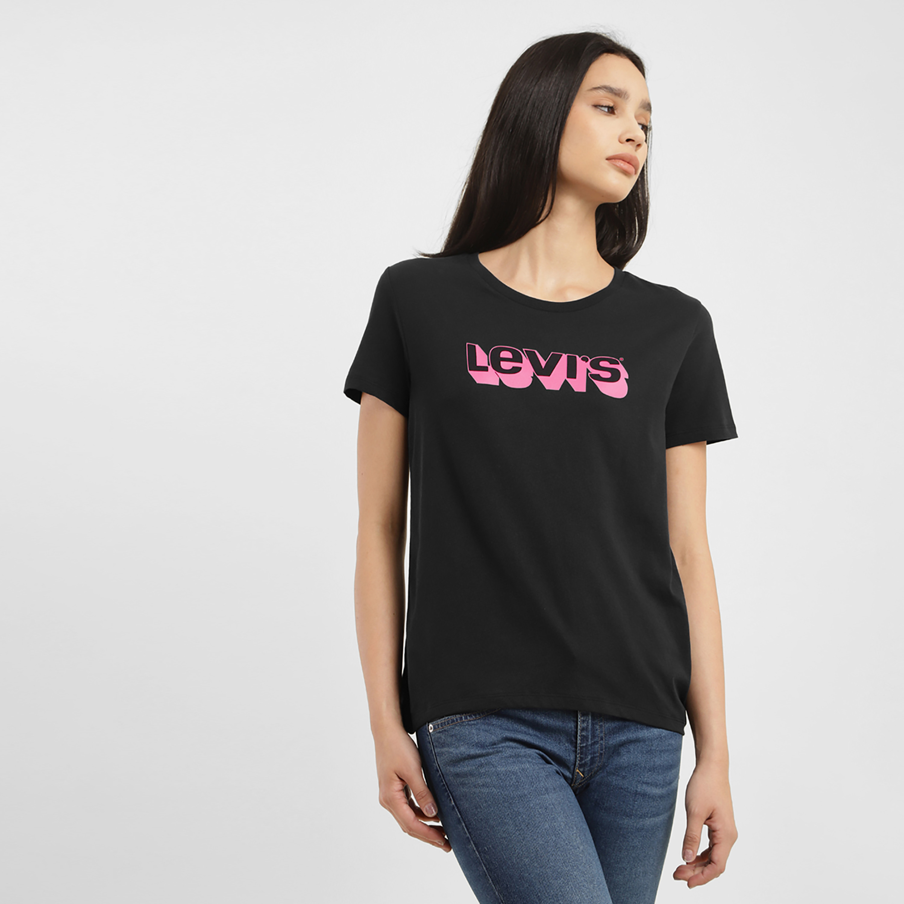 تيشيرت ليفايز بأكمام قصيرة وياقة دائرية مع جرافيك-women-clothing-tshirts-image-3