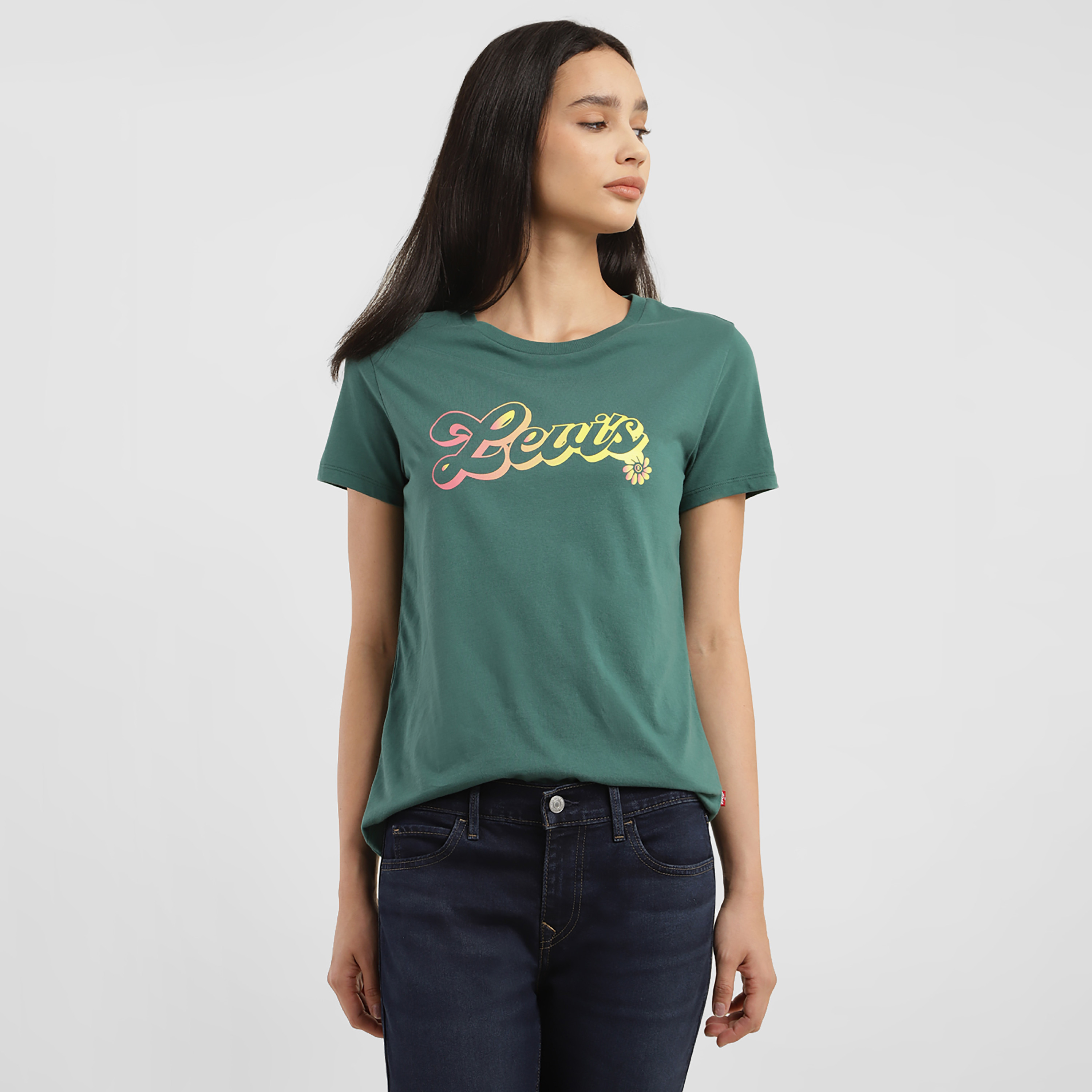 تيشيرت ليفايز بأكمام قصيرة وياقة دائرية مع جرافيك-women-clothing-tshirts-image-1