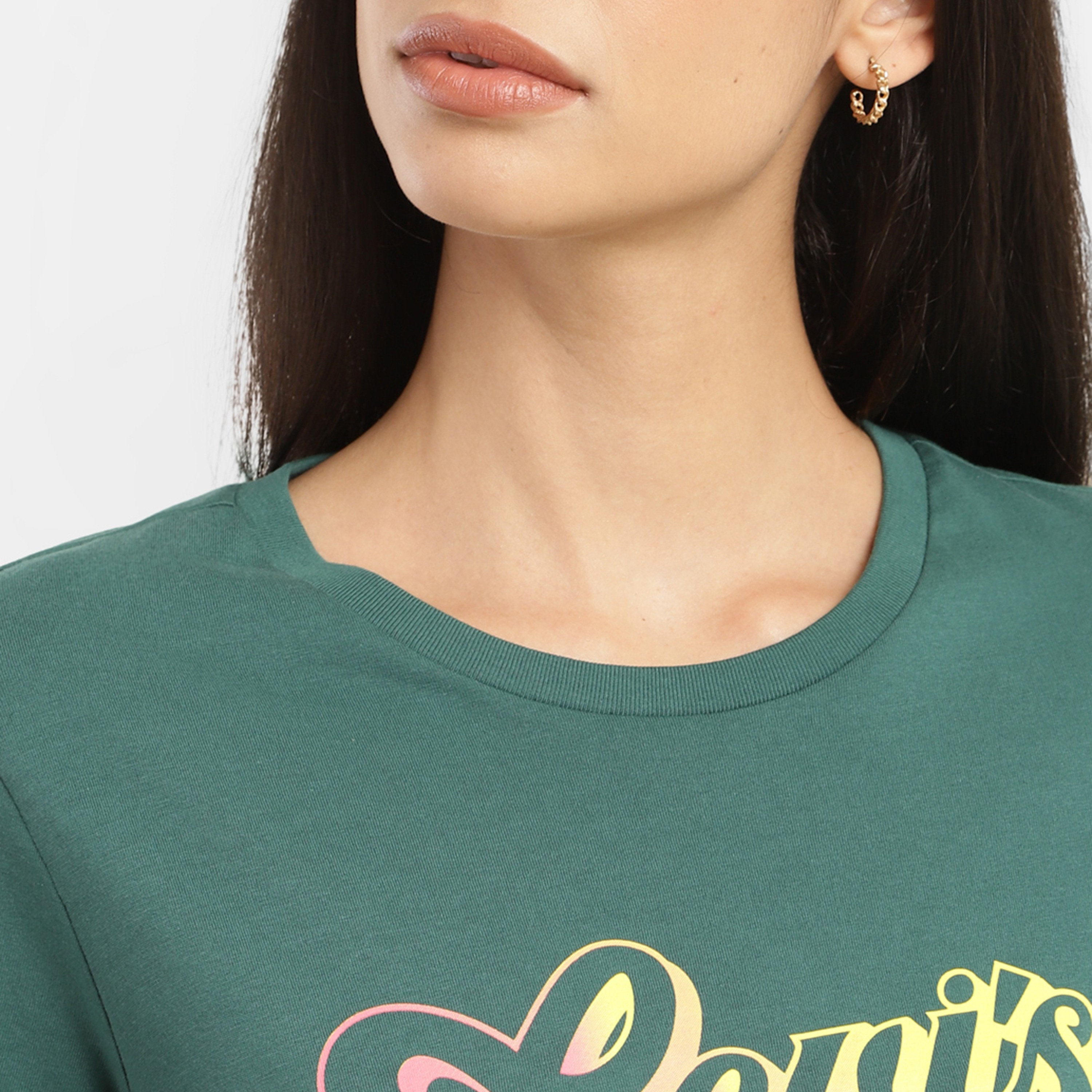 تيشيرت ليفايز بأكمام قصيرة وياقة دائرية مع جرافيك-women-clothing-tshirts-image-3