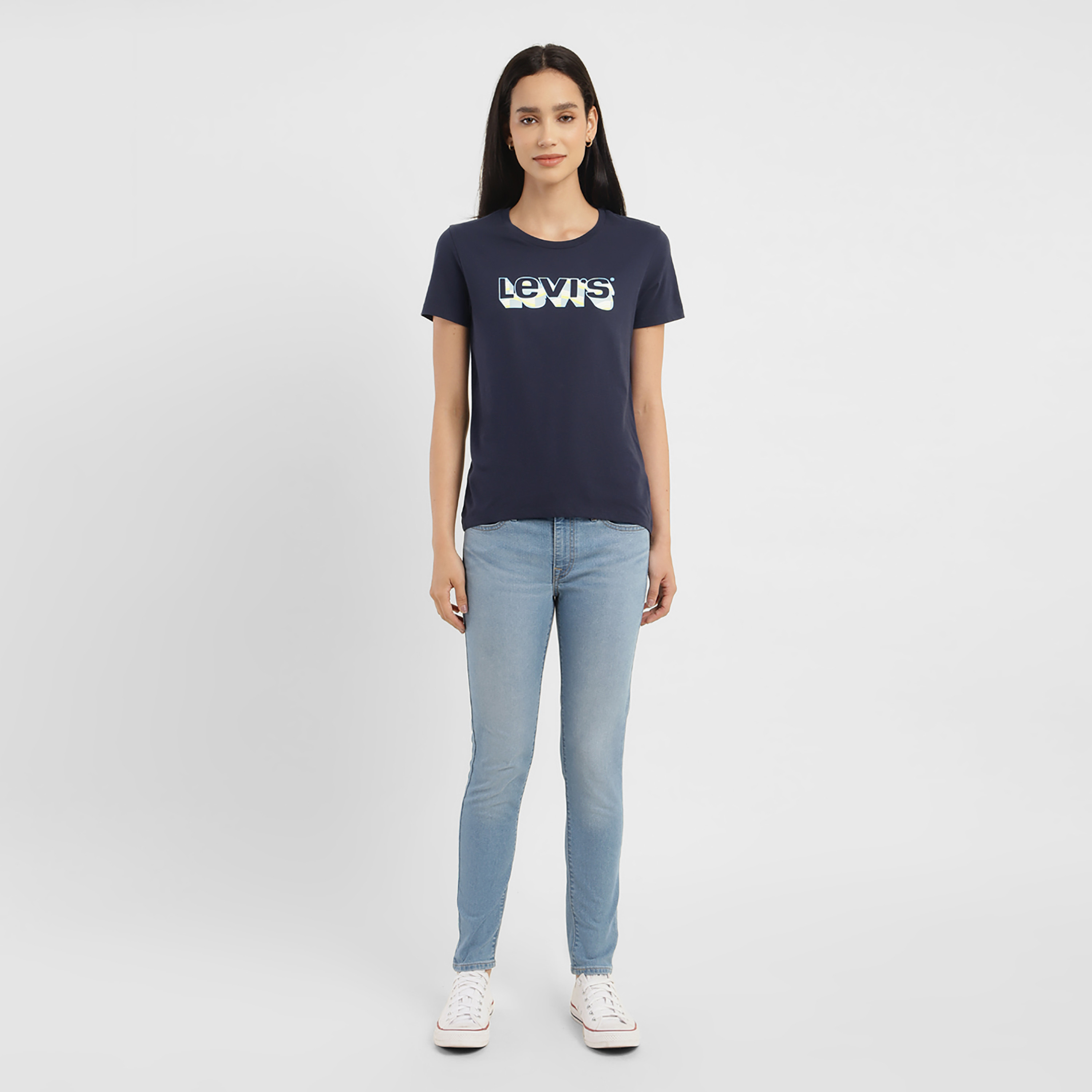 تيشيرت ليفايز بأكمام قصيرة وياقة دائرية مع جرافيك-women-clothing-tshirts-image-2