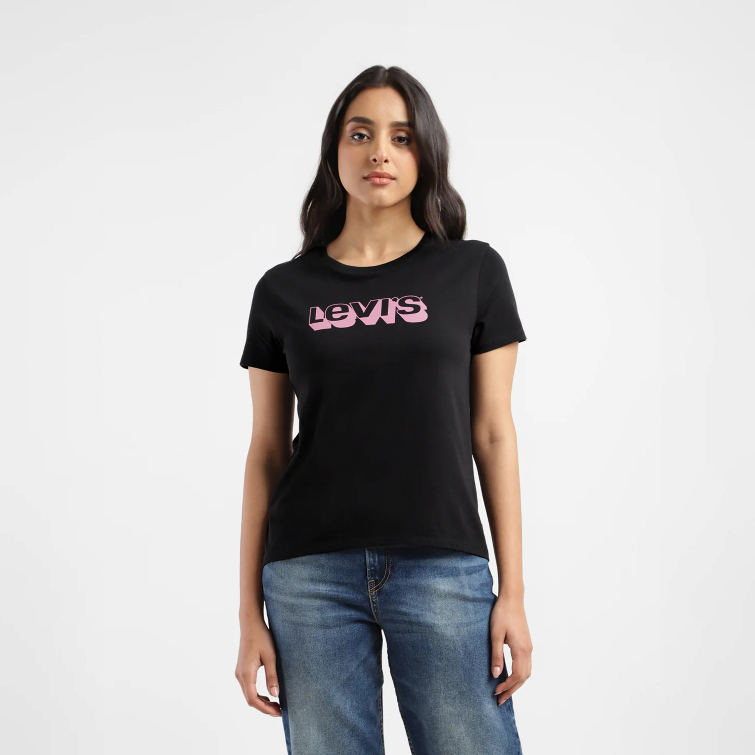 ليفايز- تي شيرت برقبة دائرية وأكمام قصيرة وشعار-women-clothing-tshirts-image-2