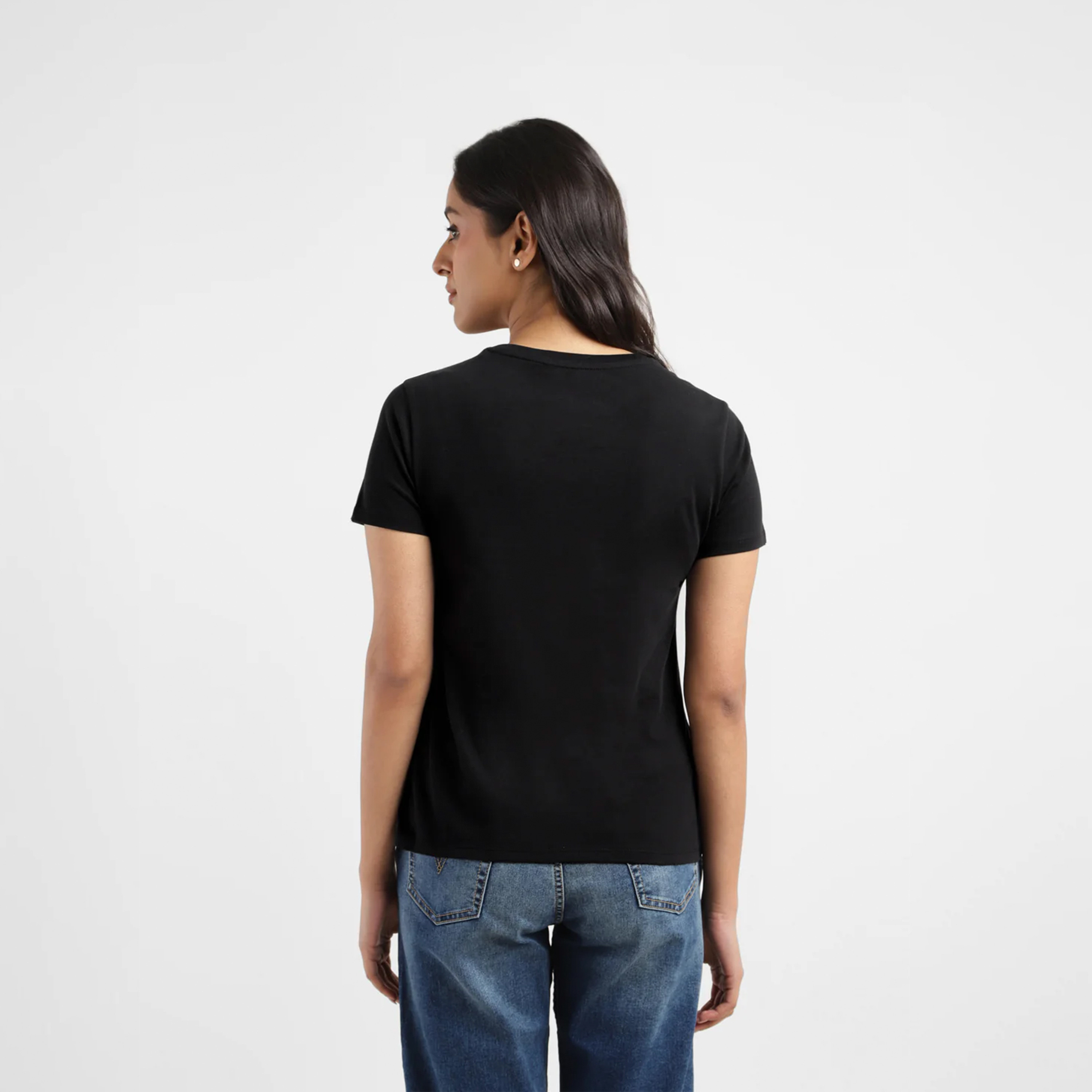 ليفايز- تي شيرت برقبة دائرية وأكمام قصيرة وشعار-women-clothing-tshirts-image-3