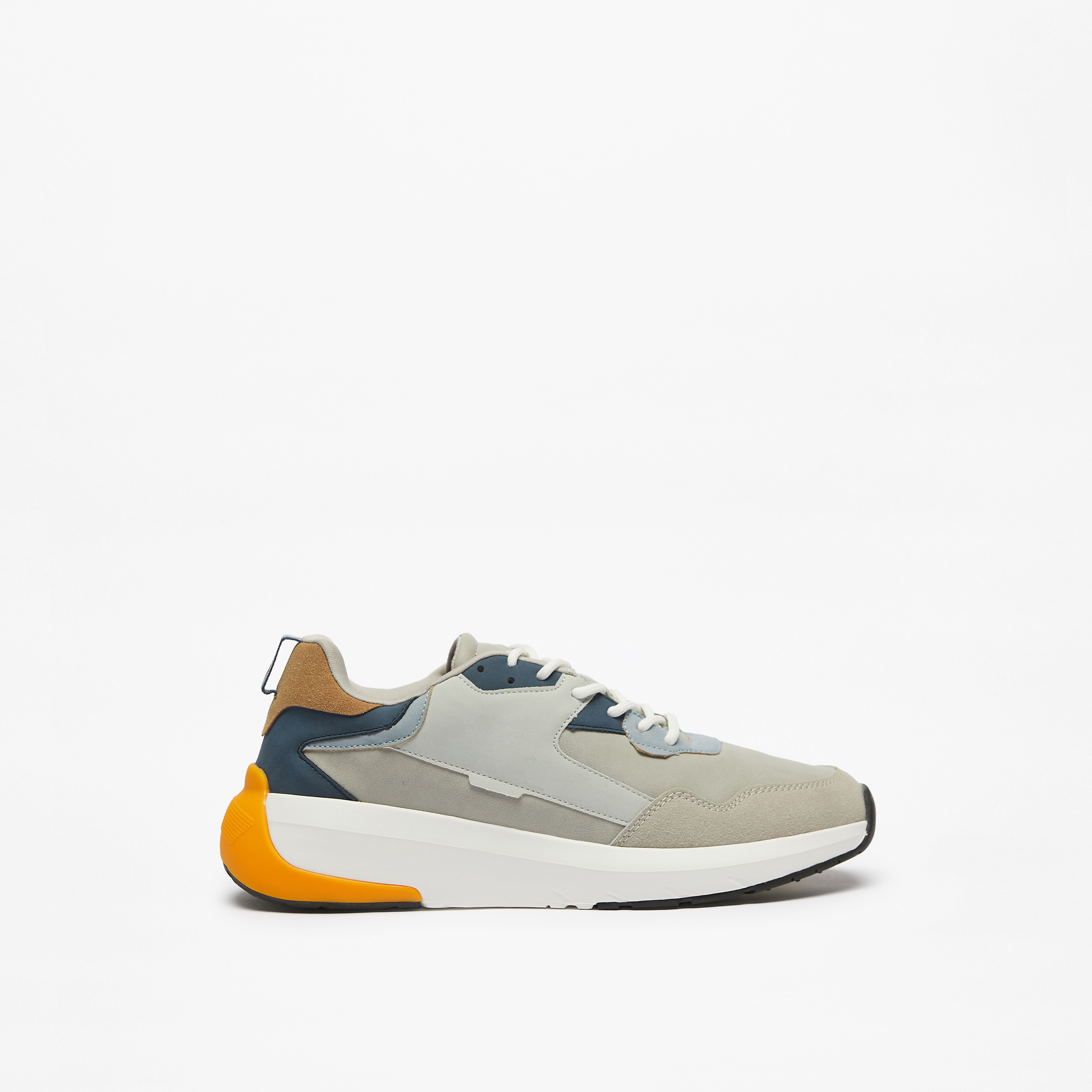 حذاء سنيكرز بألواح ورباط إغلاق من هادانا-men-shoes-sneakers-image-4