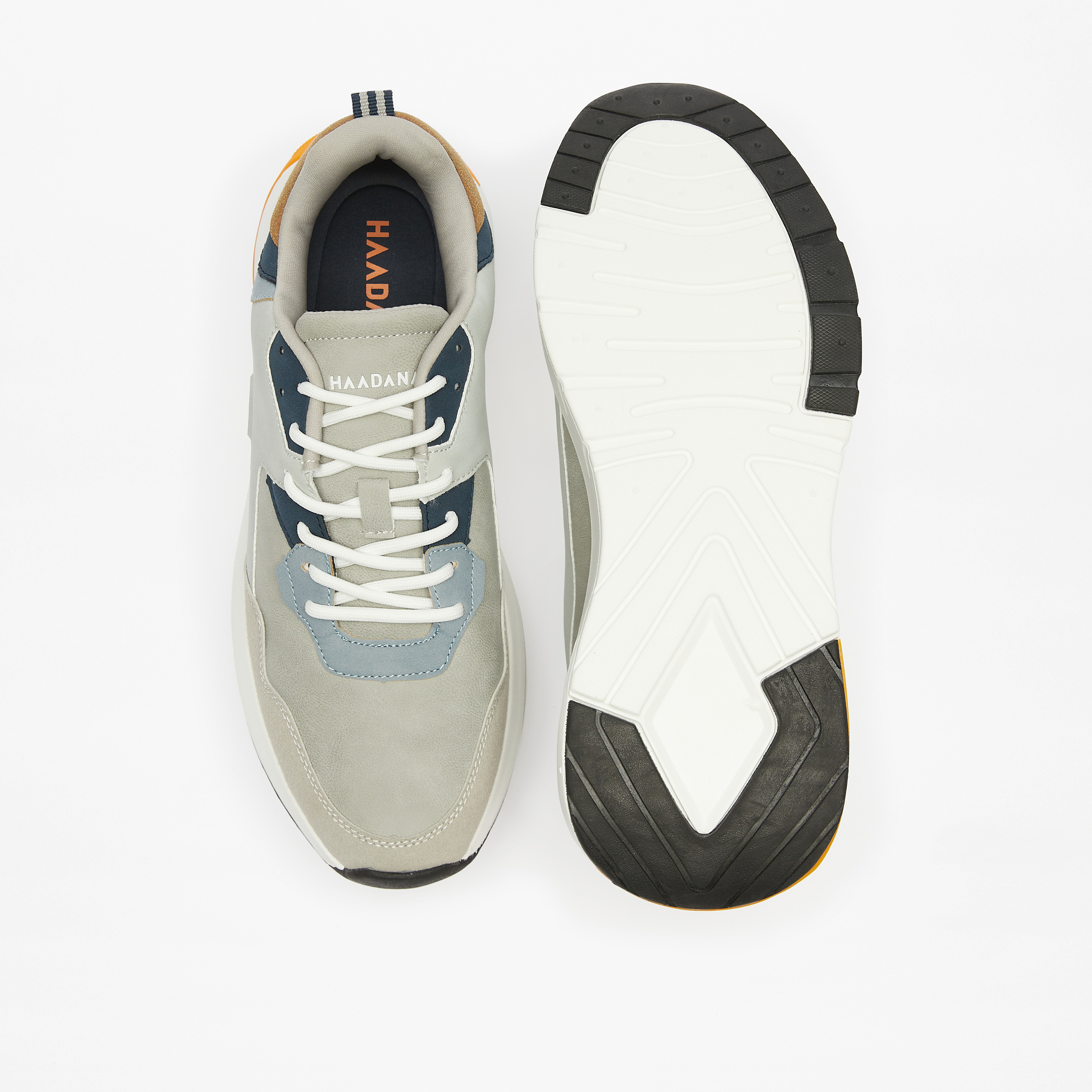 حذاء سنيكرز بألواح ورباط إغلاق من هادانا-men-shoes-sneakers-image-5