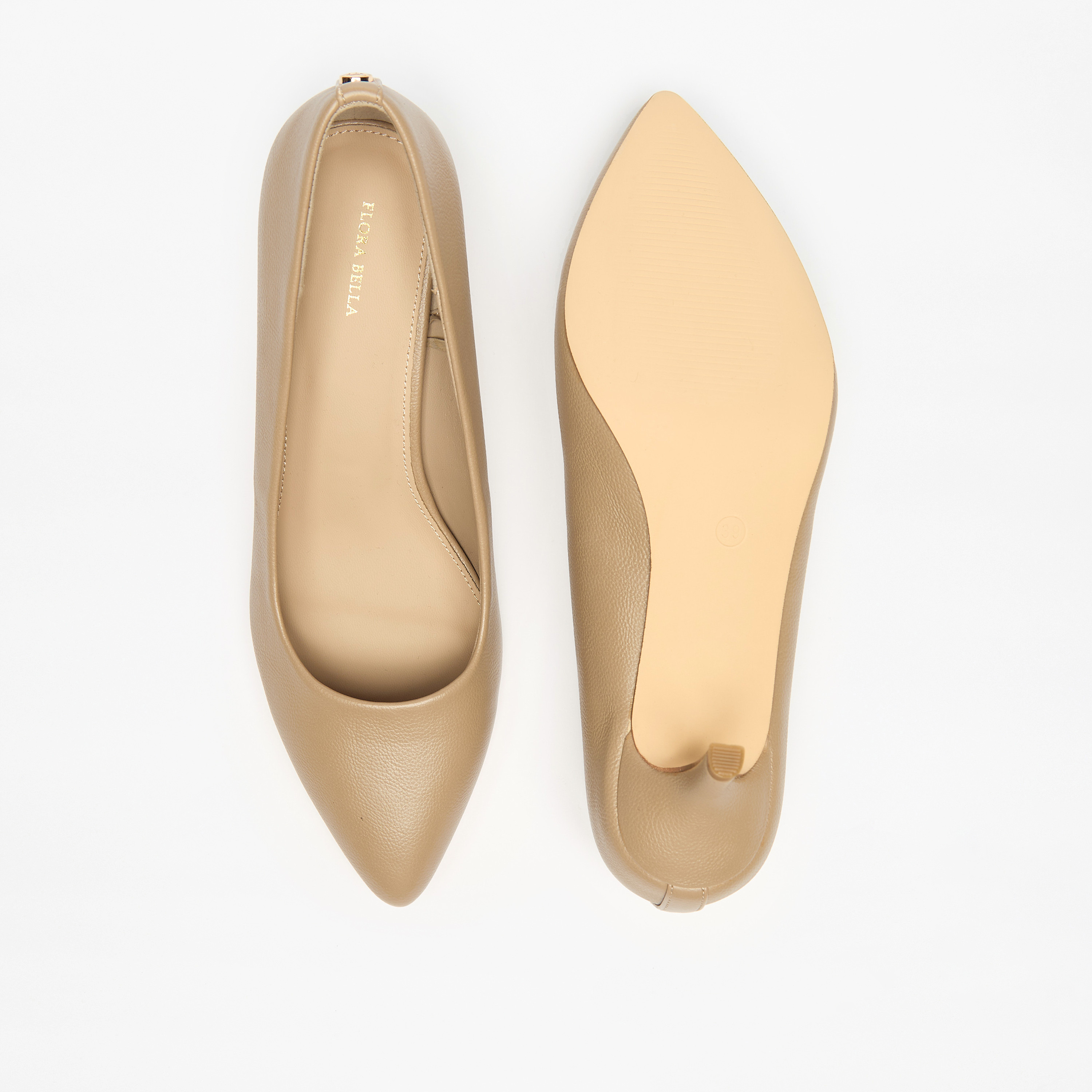 حذاء كلاسيكي سهل الارتداء بارز الملمس بكعب صغير من فلورا بيلا-women-shoes-heels-image-4