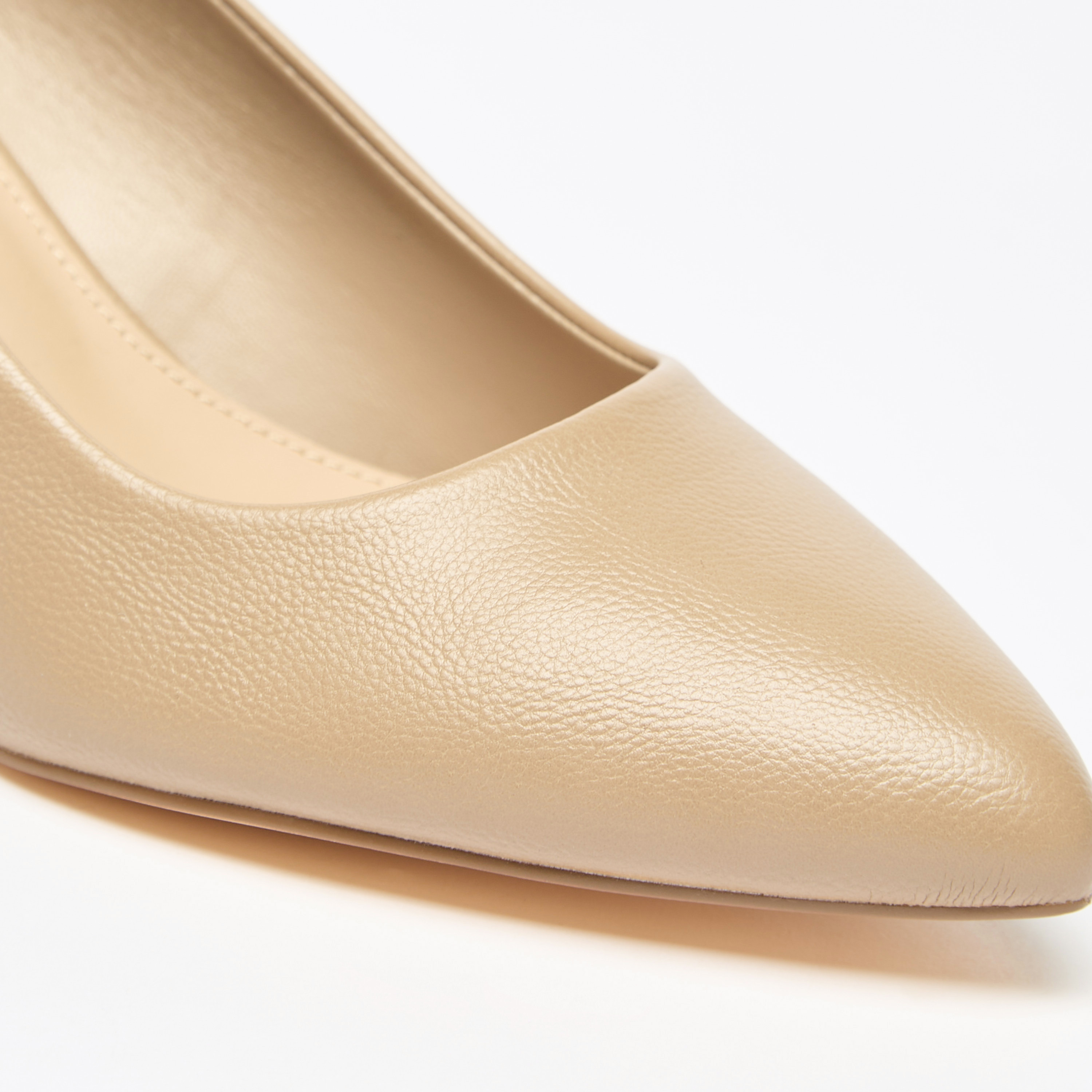 حذاء كلاسيكي سهل الارتداء بارز الملمس بكعب صغير من فلورا بيلا-women-shoes-heels-image-5