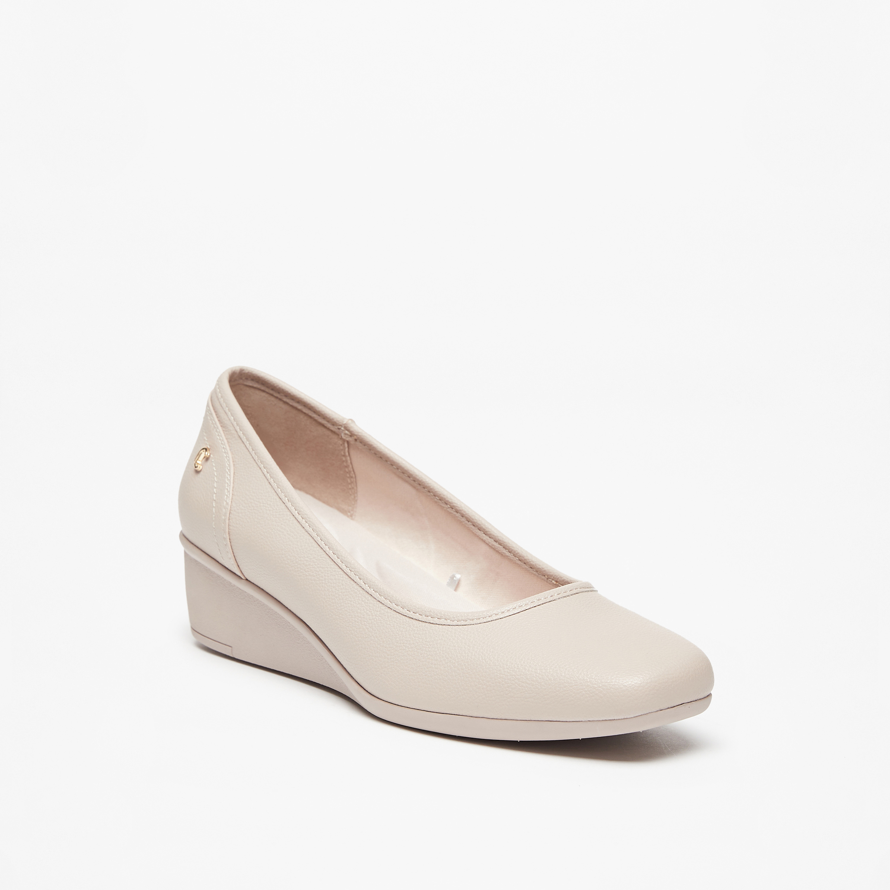 حذاء سادة سهل الارتداء بكعب ويدج من لو كونفورت-women-shoes-heels-image-1