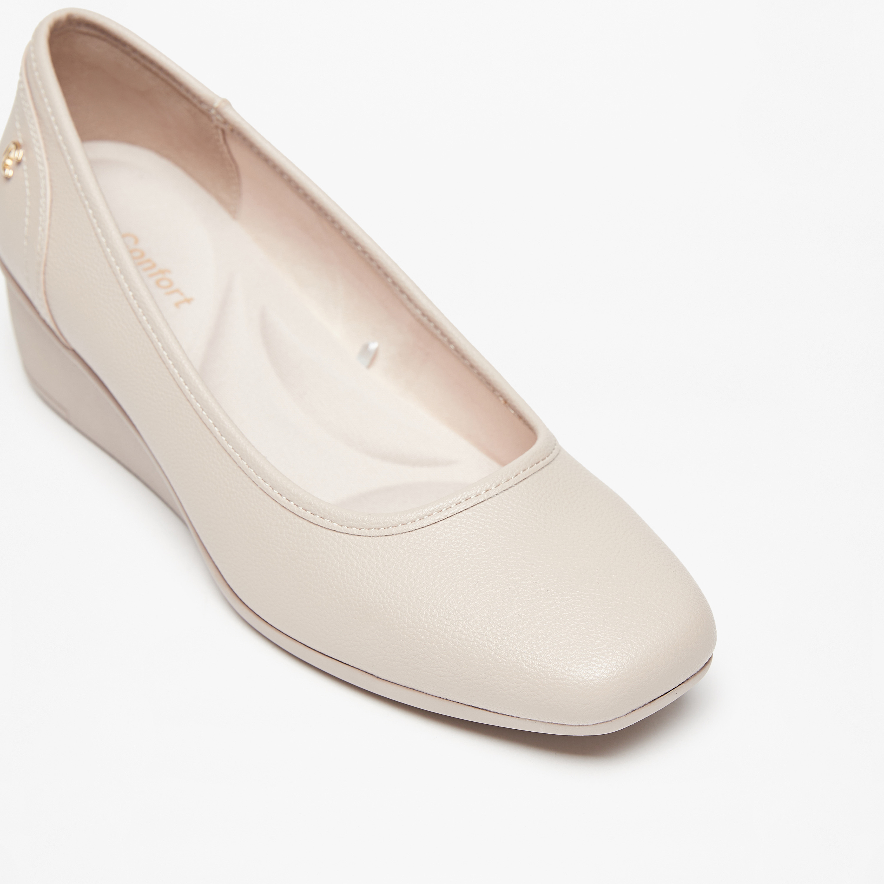 حذاء سادة سهل الارتداء بكعب ويدج من لو كونفورت-women-shoes-heels-image-5
