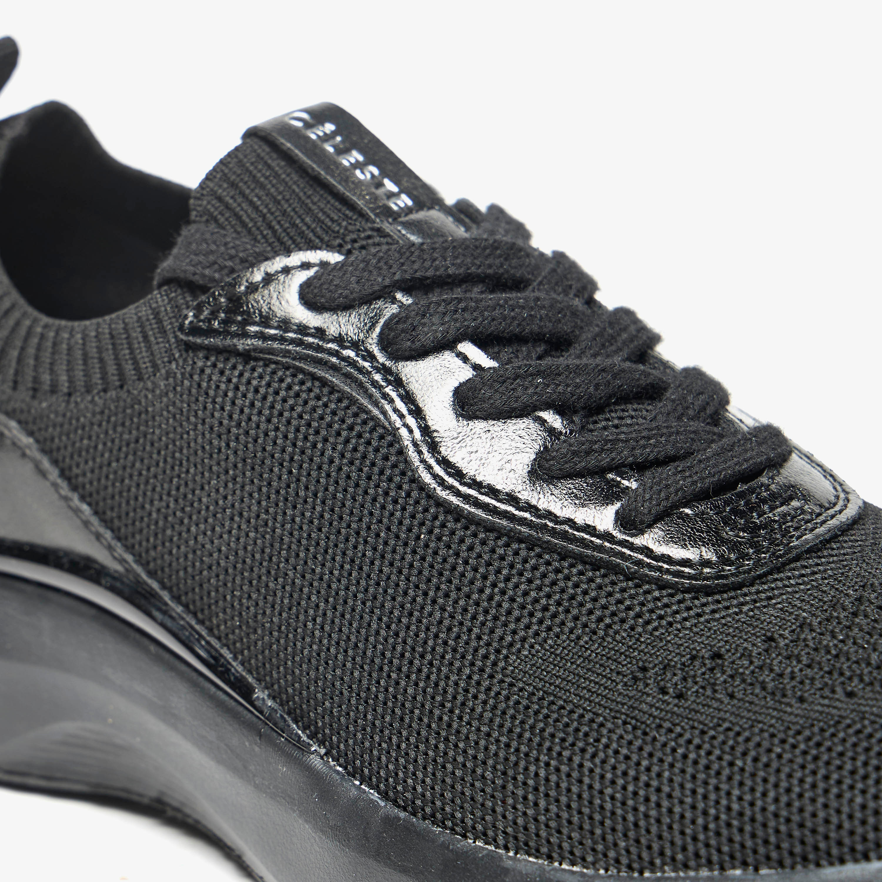 حذاء سنيكرز منخفض الكاحل بألواح ورباط إغلاق للنساء من سيليست-women-shoes-sneakers-image-5