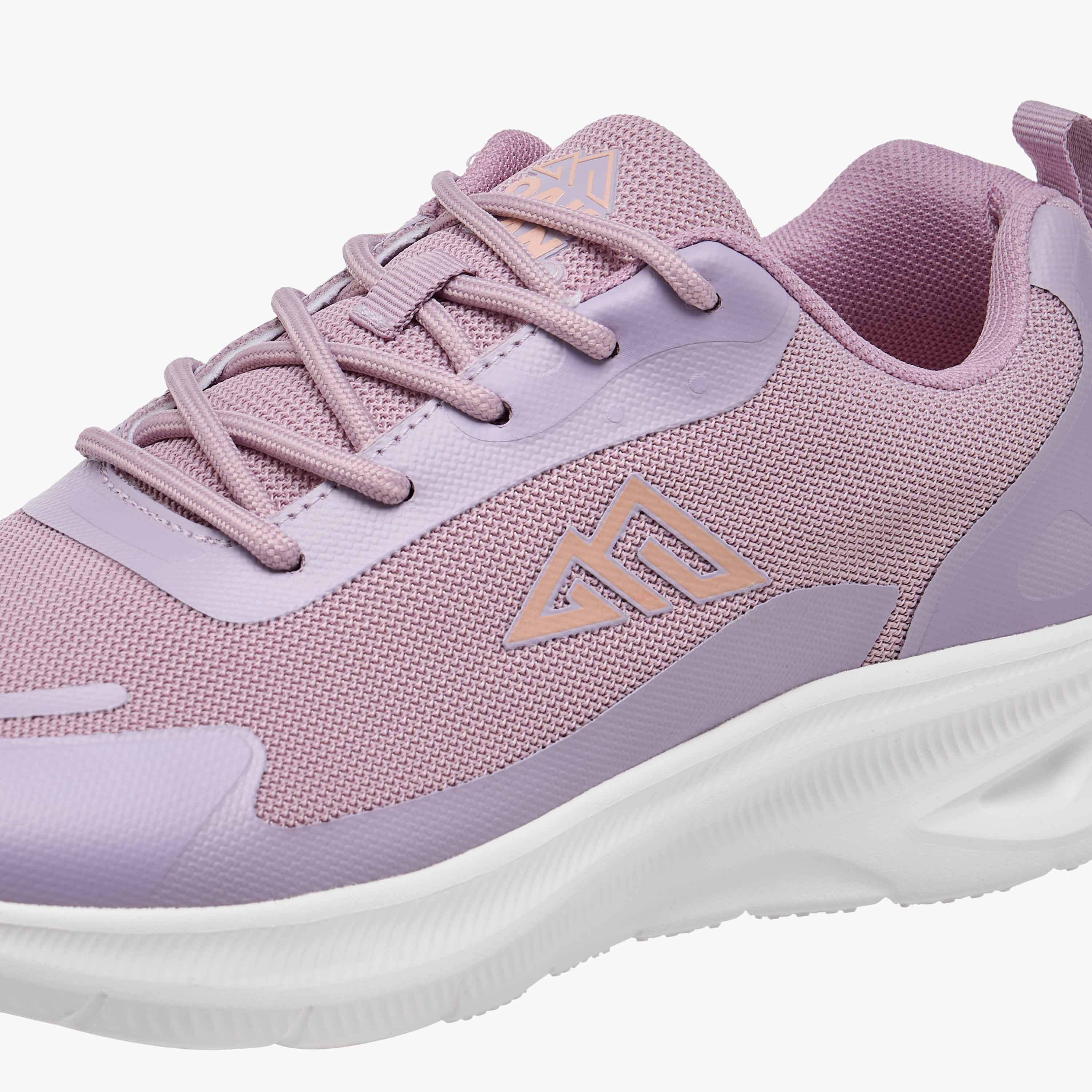 حذاء رياضي بارز الملمس برباط إغلاق من أوكلان بواسطة شو إكسبريس-sports-women-shoes-image-4