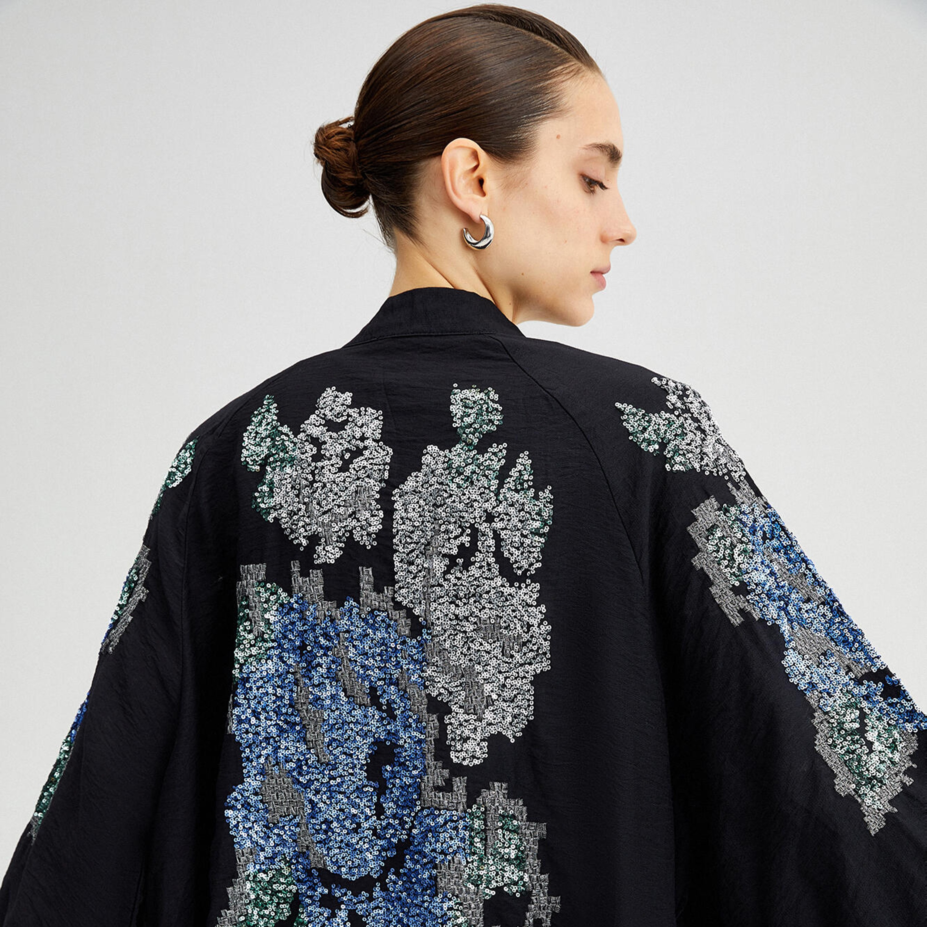 Touche Prive Sequins Front Open Long Sleeves Kimono-women-winterwear-coatsandjackets-coats-image-3
