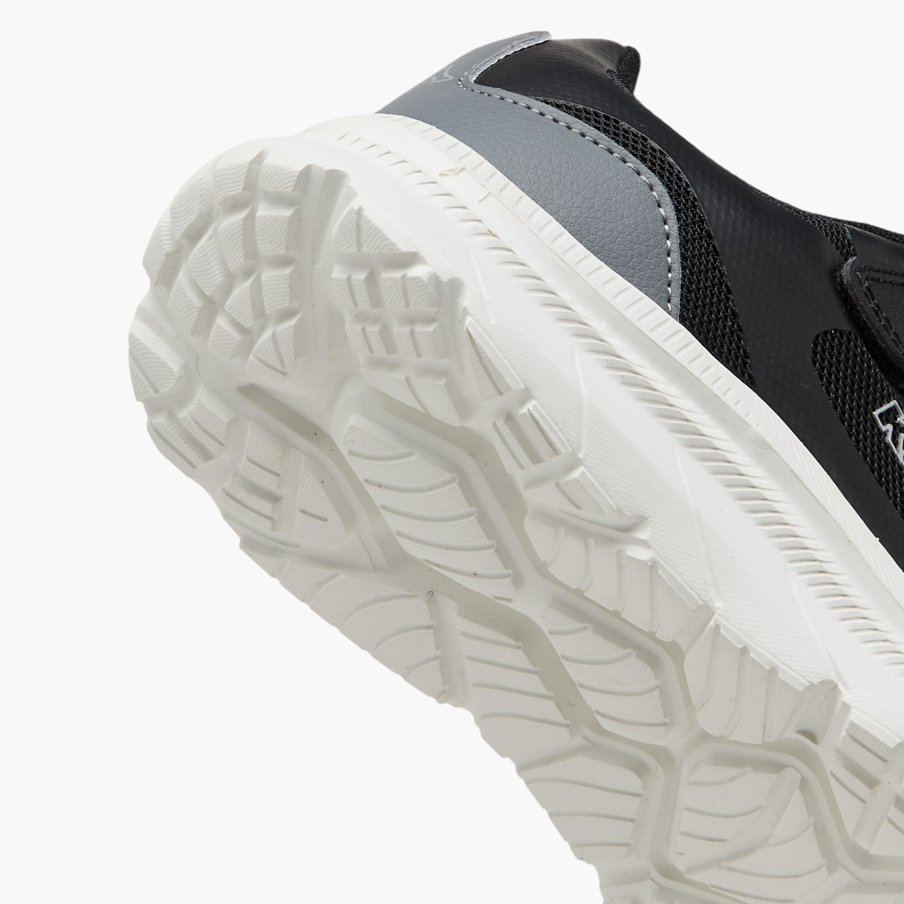 حذاء قابل للتهوية بشريط إغلاق للأولاد من كابا-boys-shoes-sports-image-5