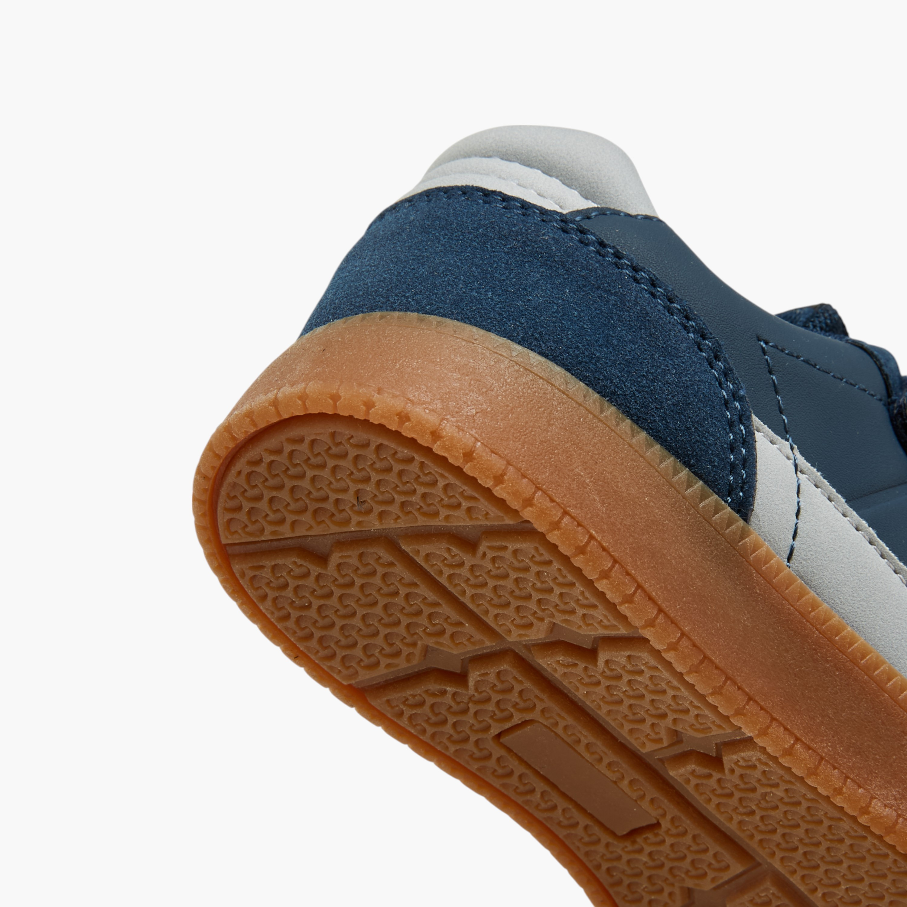 حذاء سنيكرز بألواح وشريط إغلاق لاصق للأولاد من لي كوبر-boys-shoes-schoolshoes-image-5