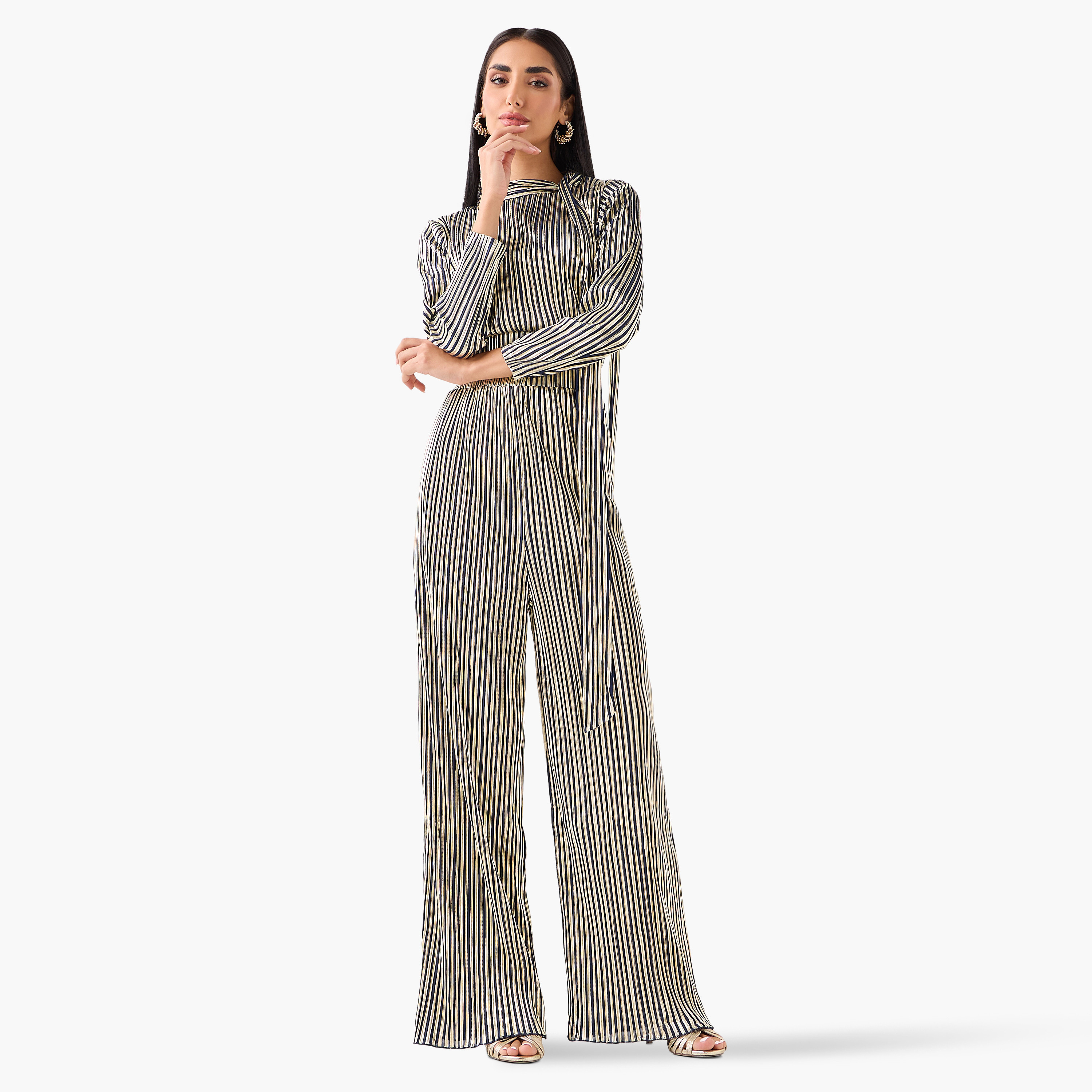طقم نسائي مكون من بلوزة بياقة تربط وبنطلون بتصميم مخطط من غولدن أبل-women-clothing-coordsets-image-1