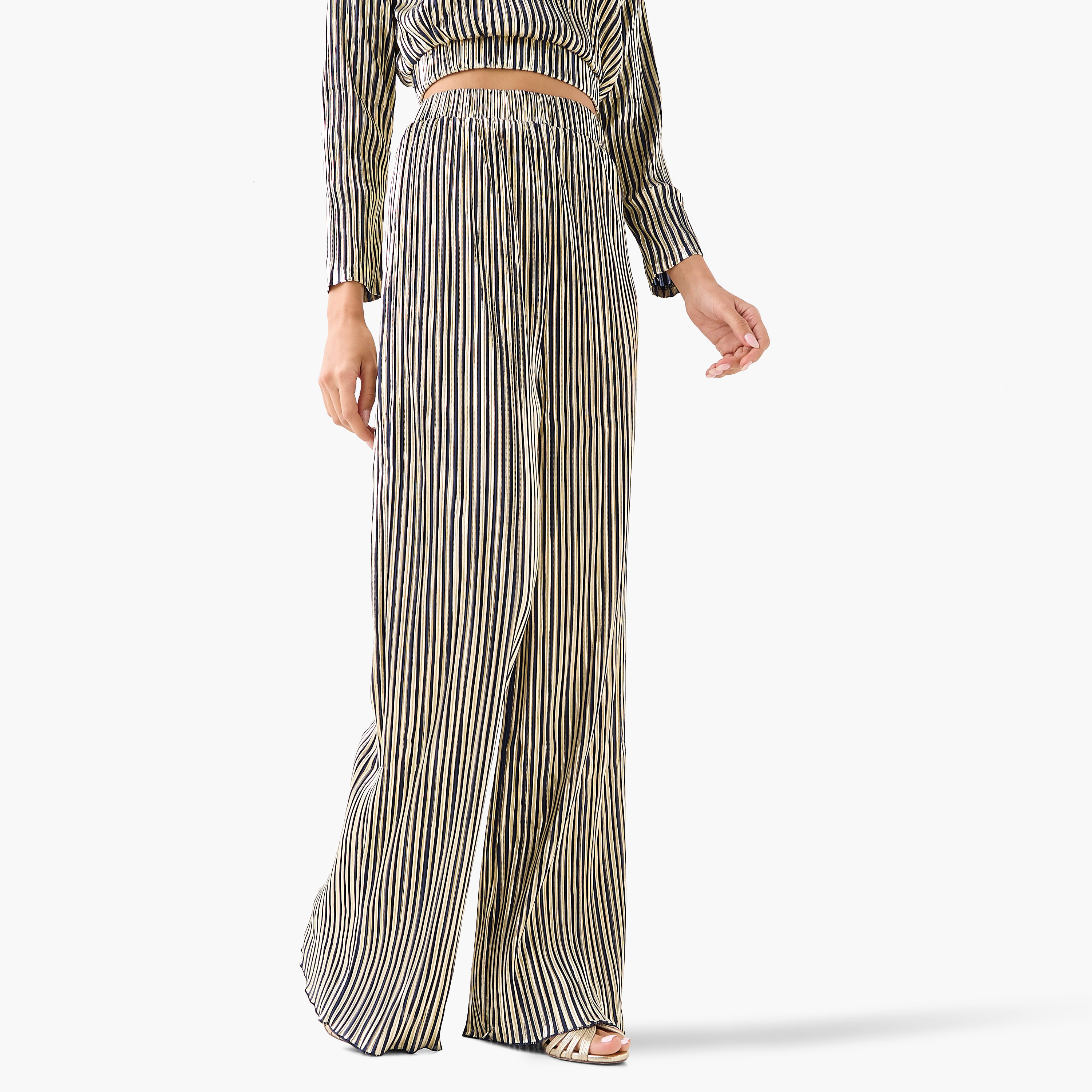 طقم نسائي مكون من بلوزة بياقة تربط وبنطلون بتصميم مخطط من غولدن أبل-women-clothing-coordsets-image-4